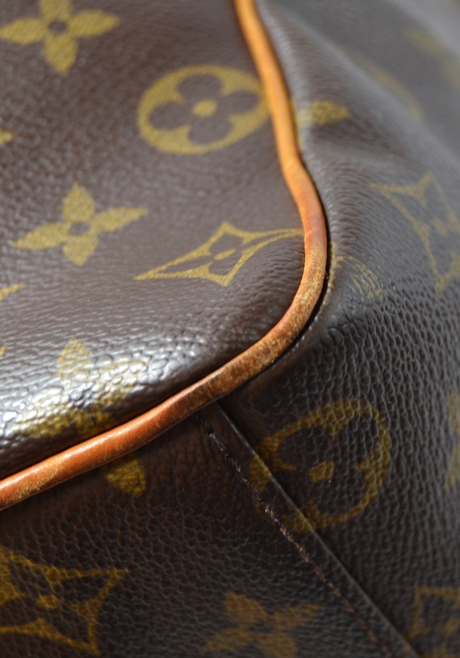 LOUIS VUITTON ABBESSES MESSENGER BAG MONGORAM CANVAS