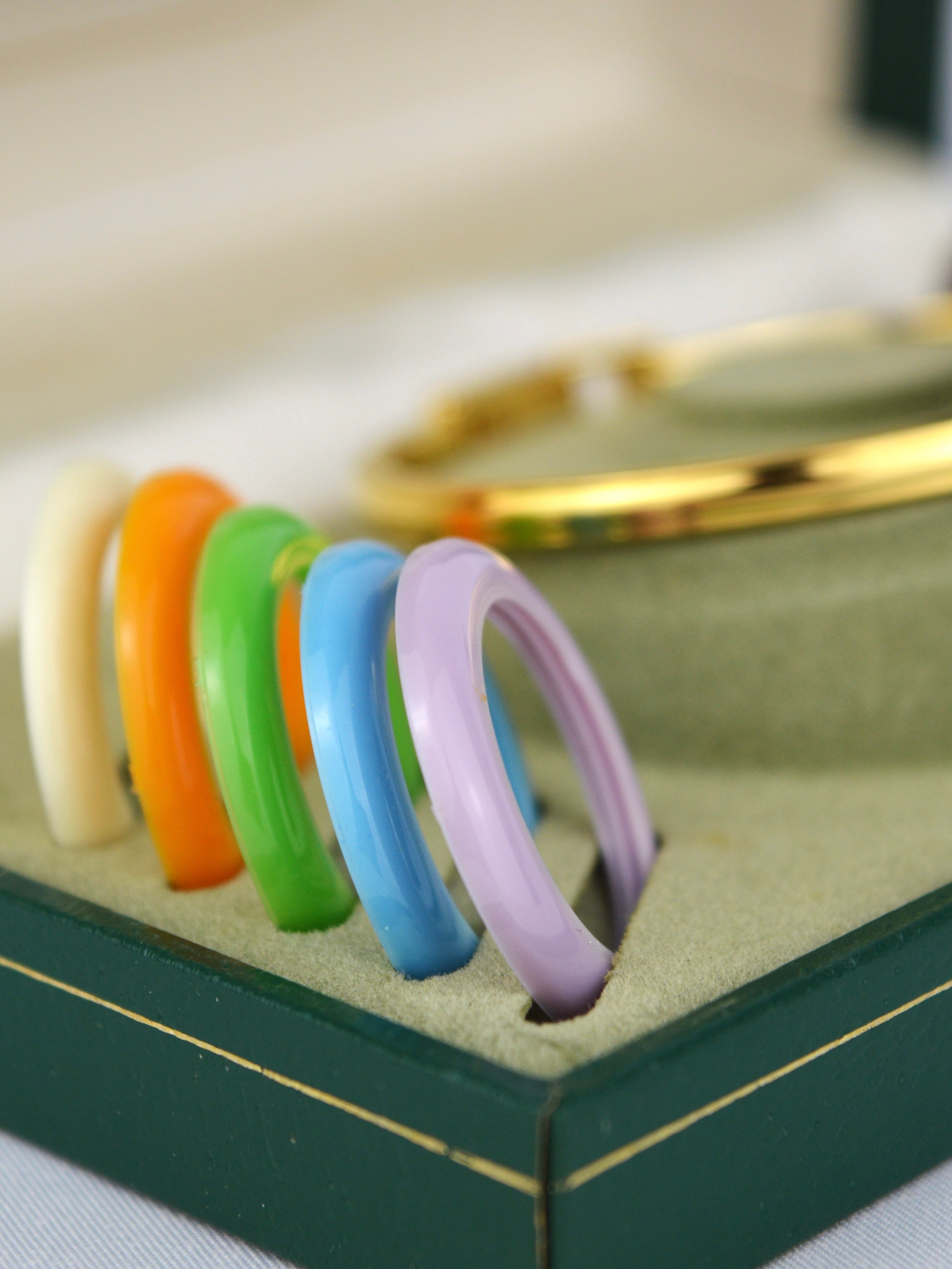 GUCCI INTERCHANGEABLE BEZEL WATCH