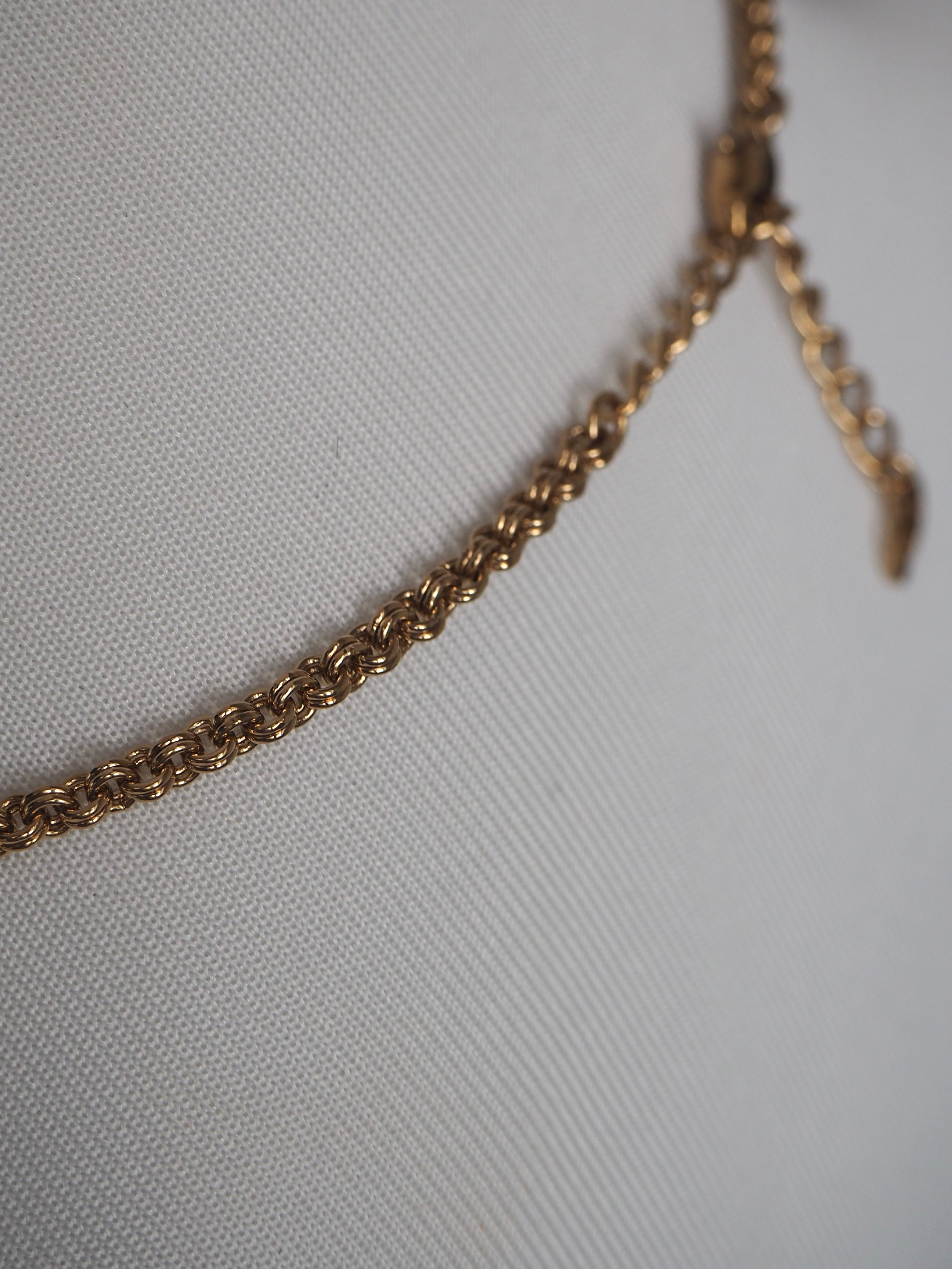 CHISTIAN DIOR NECKLACE