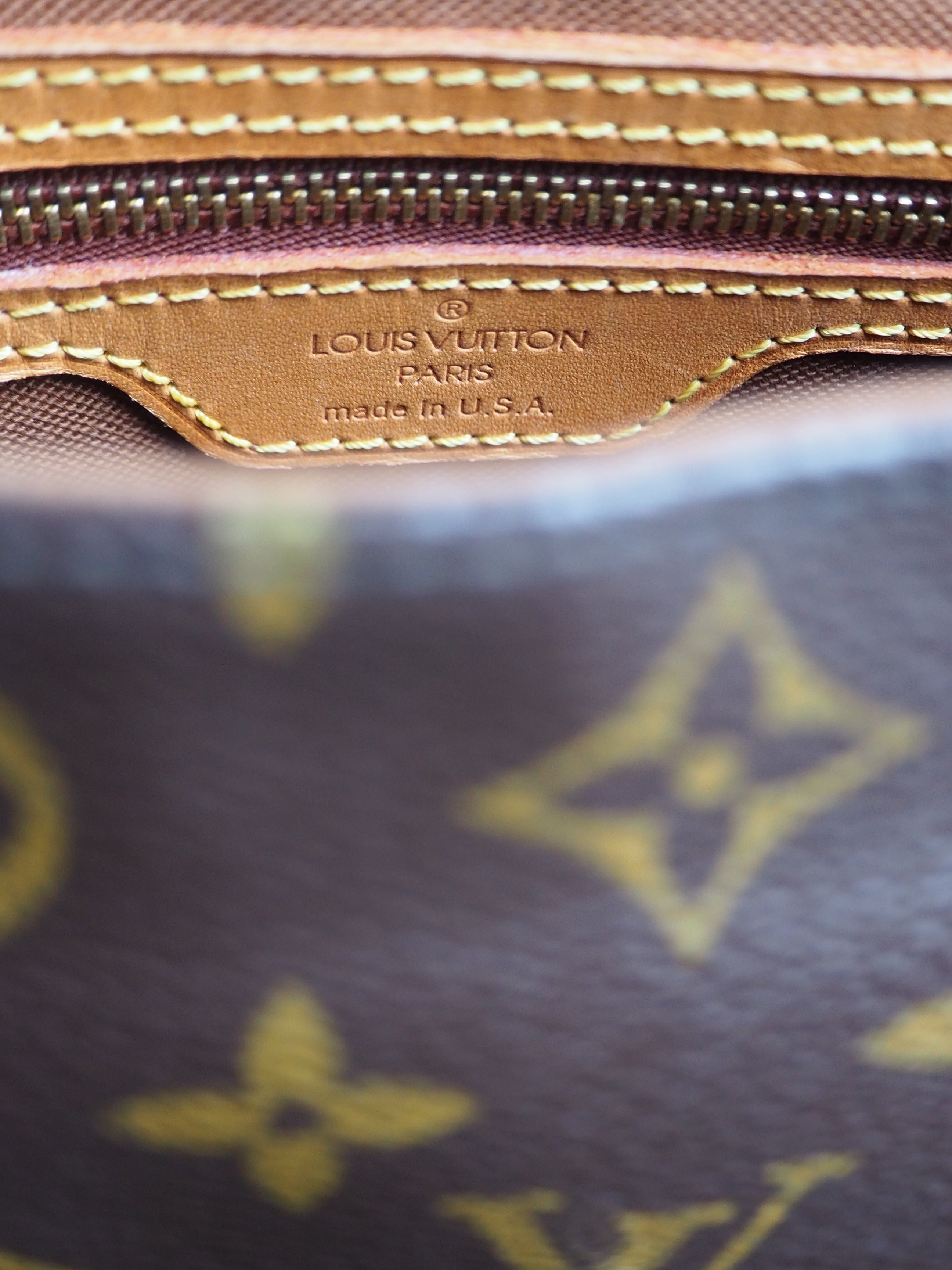 LOUIS VUITTON LOOPING PM