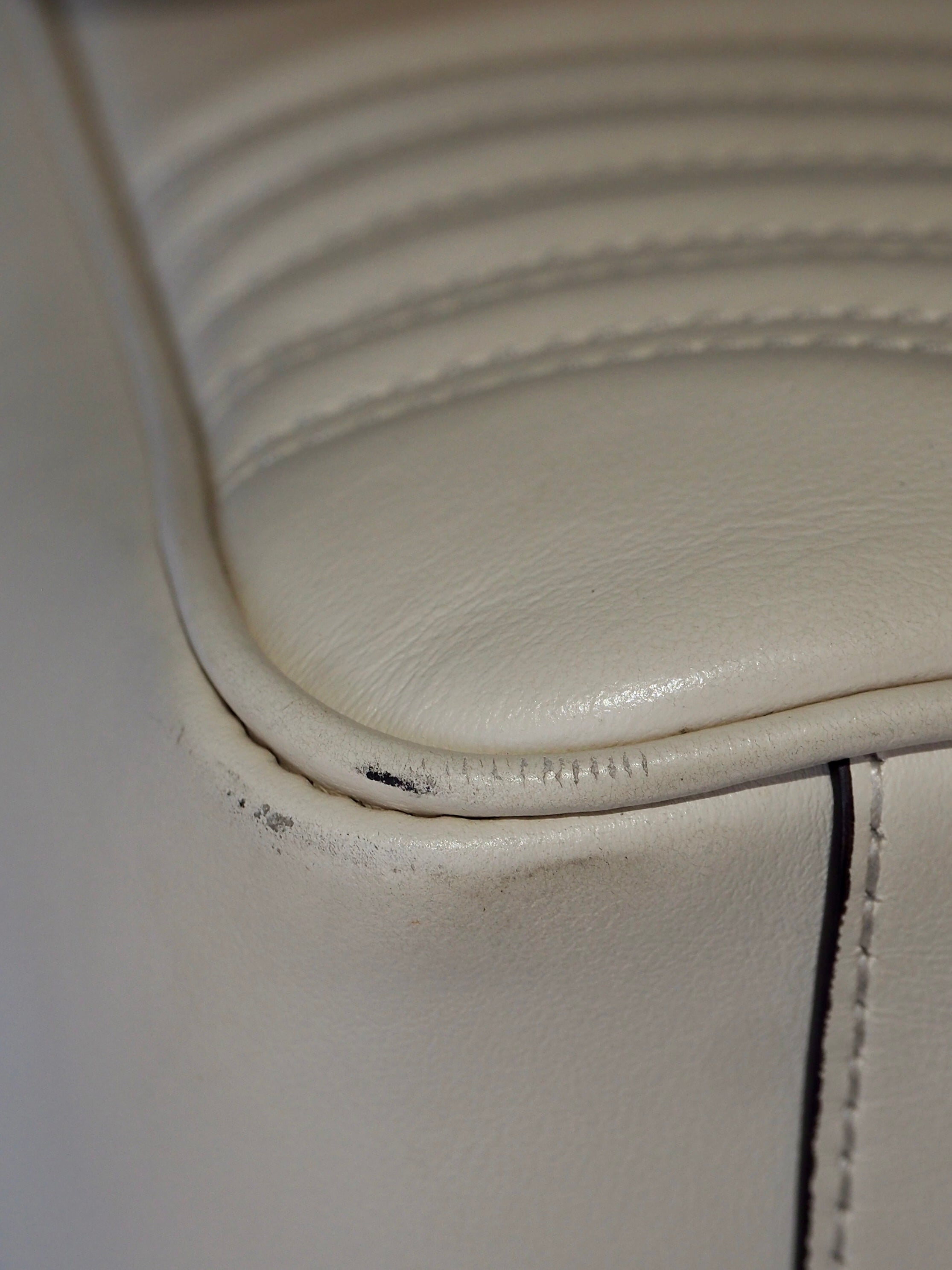 GUCCI GG MARMONT SMALL TOP HANDLE BAG WHITE