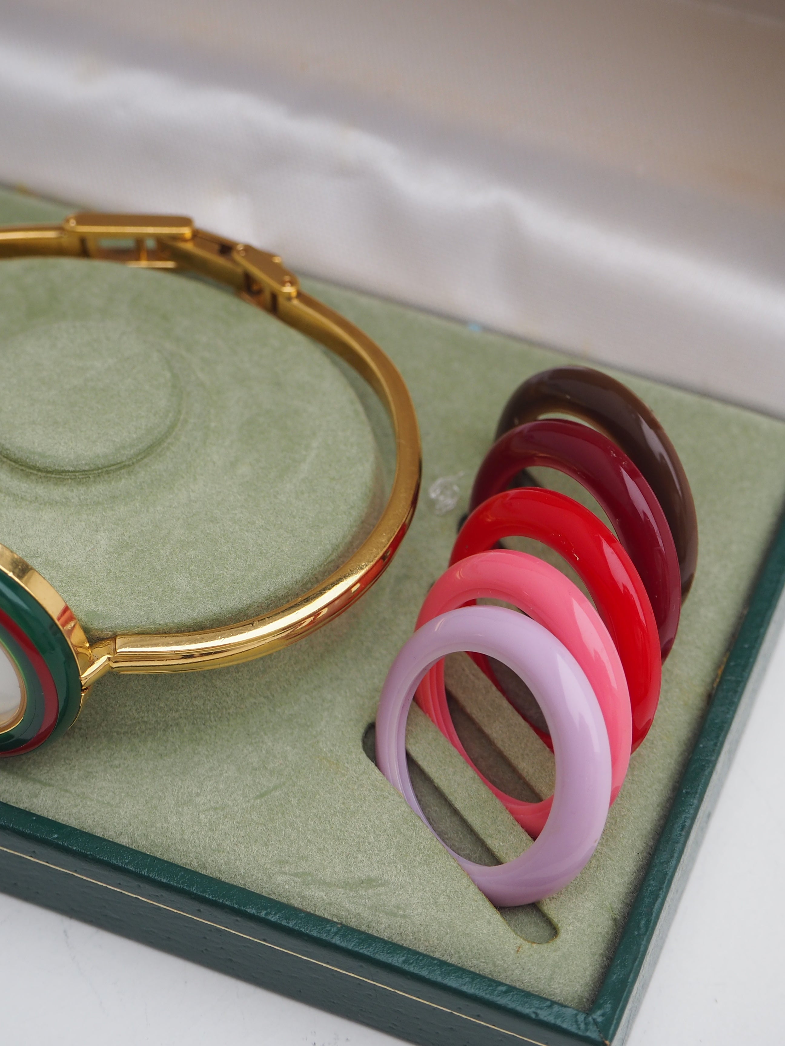GUCCI INTERCHANGEABLE BEZEL WATCH