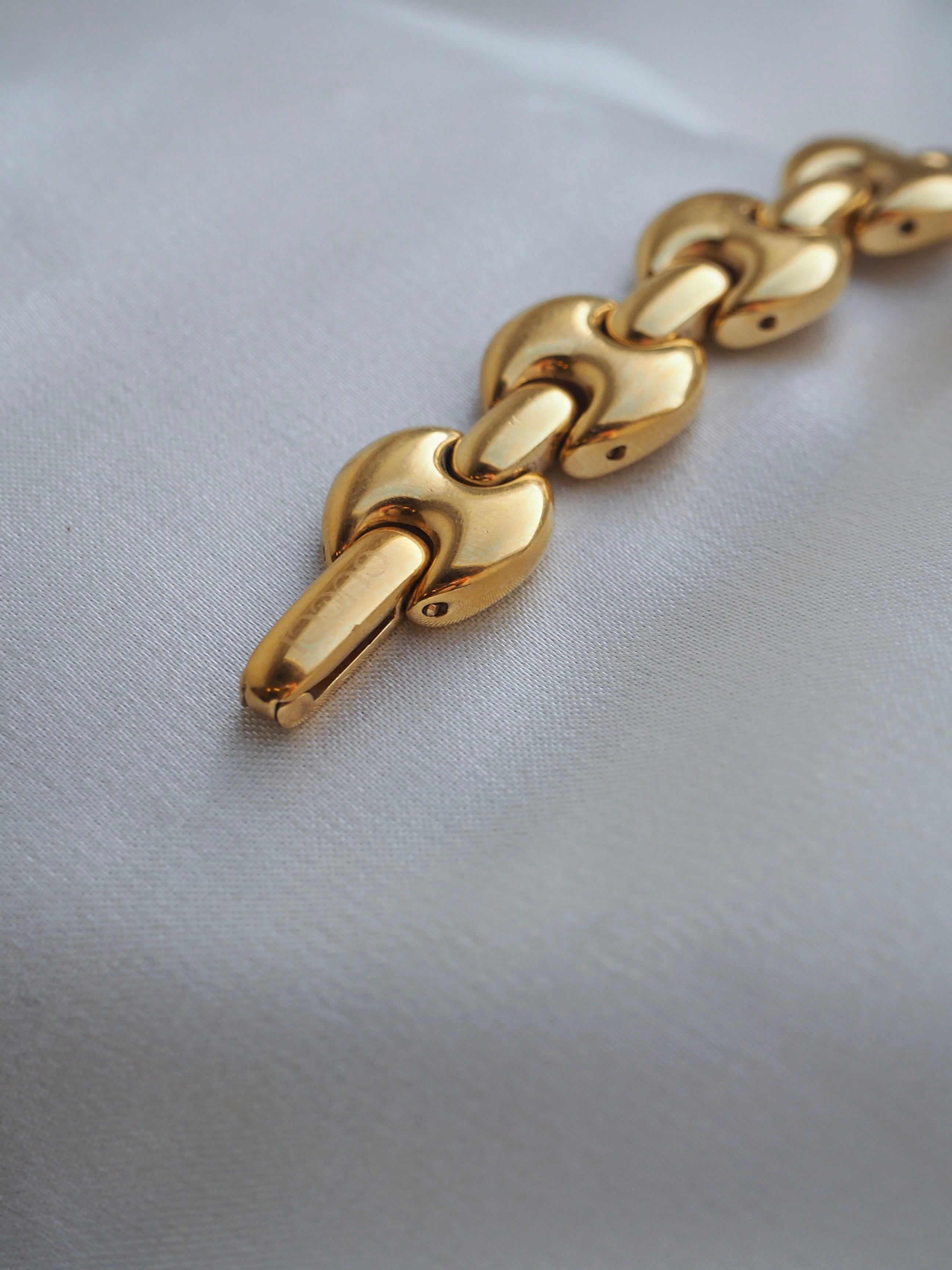 GUCCI 1800L WATCH GOLD