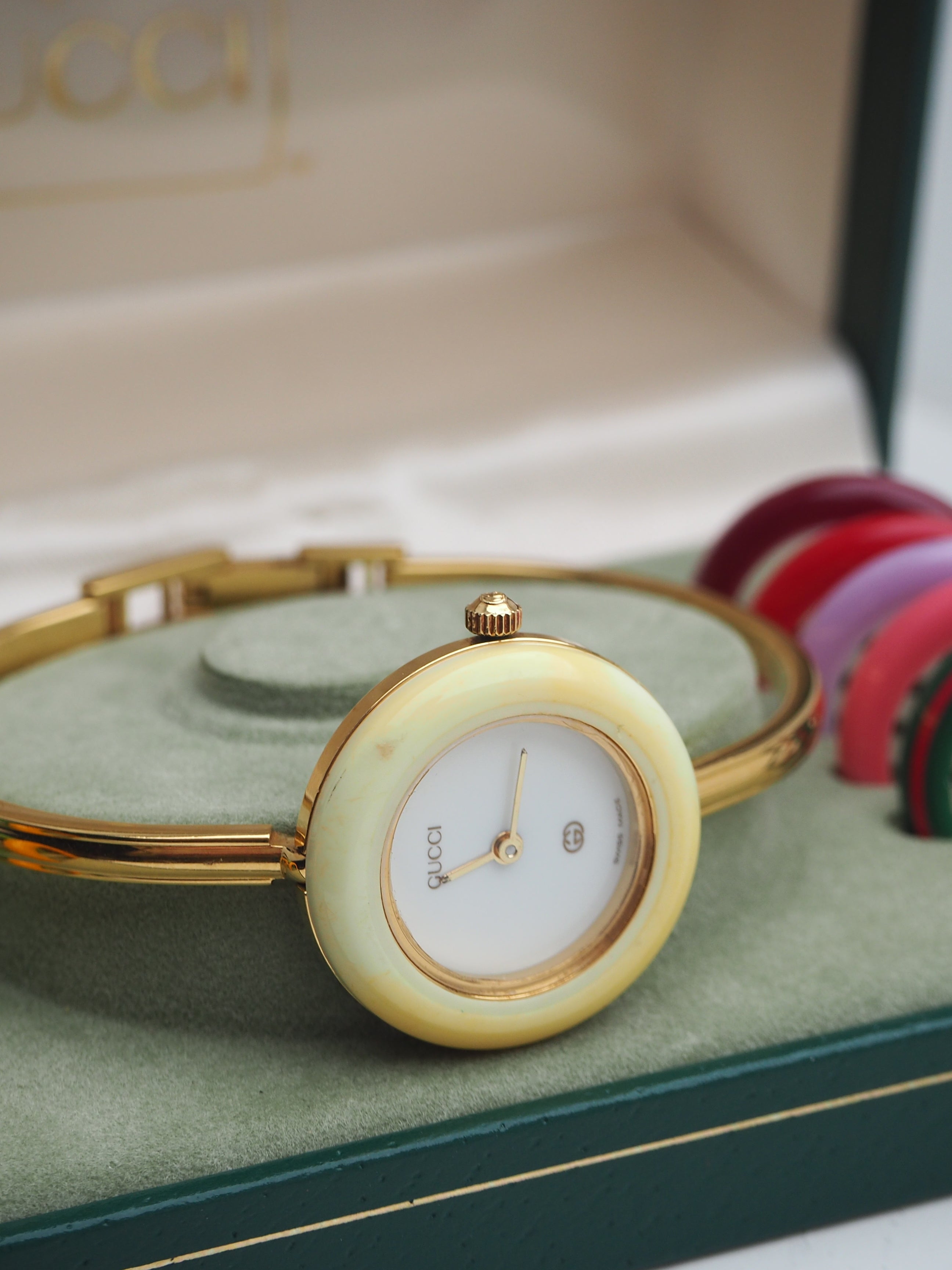 GUCCI INTERCHANGEABLE BEZEL WATCH