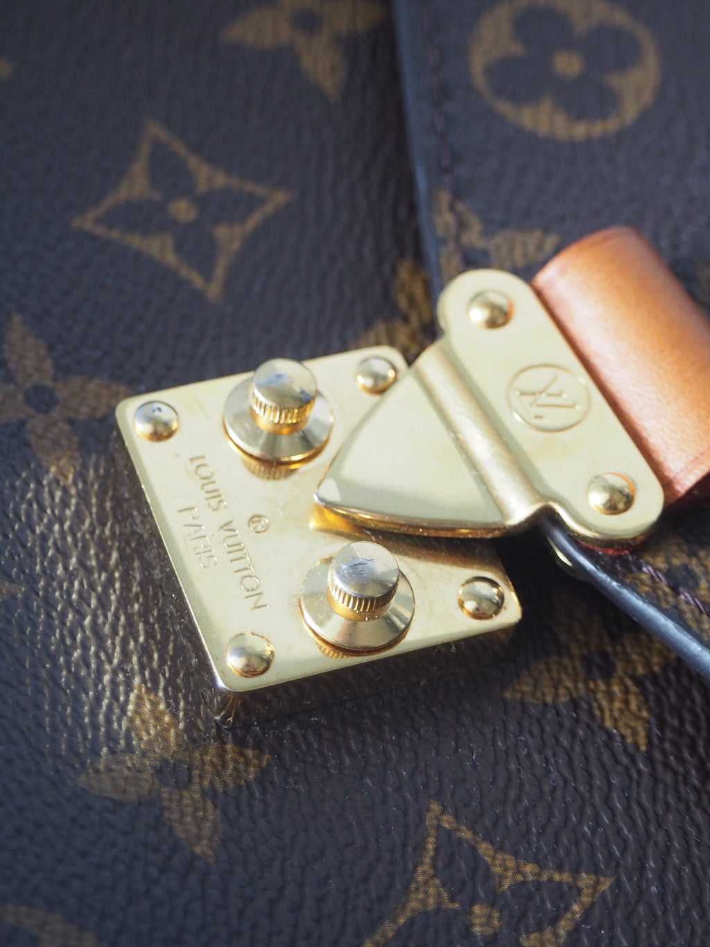 LOUIS VUITTON POCHETTE MÉTIS