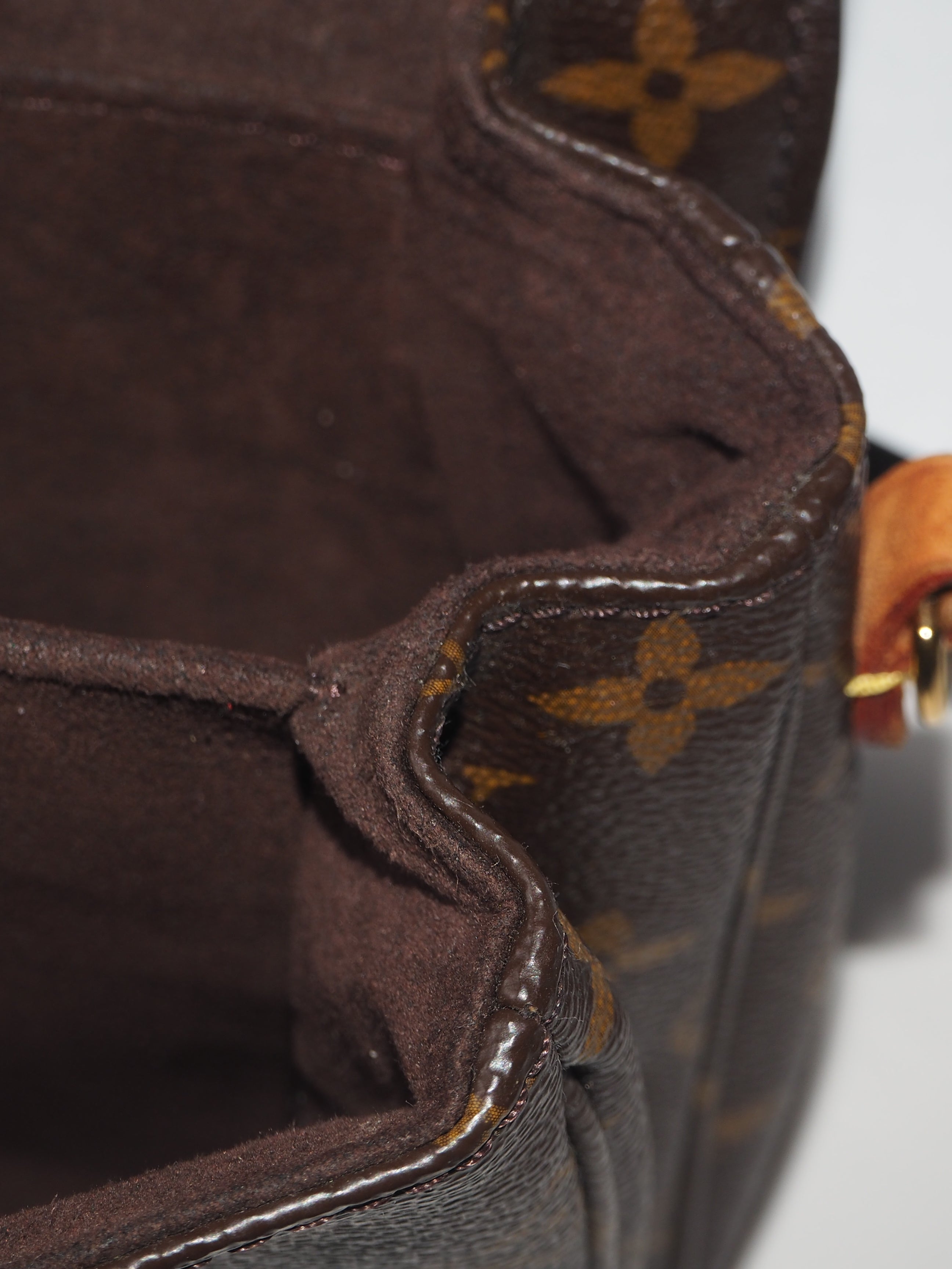 LOUIS VUITTON POCHETTE MÉTIS