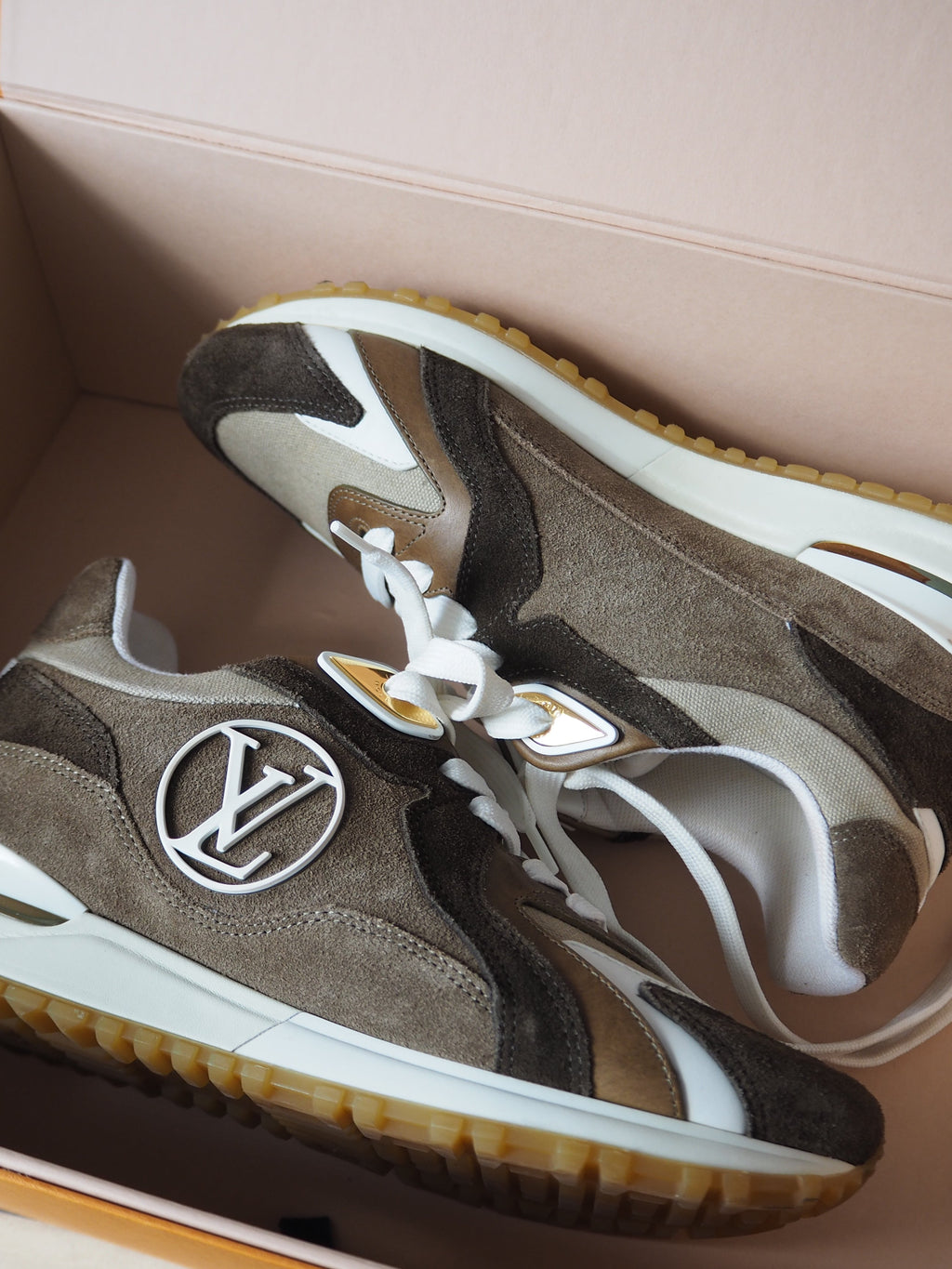 LOUIS VUITTON RUN AWAY SNEAKERS KHAKI