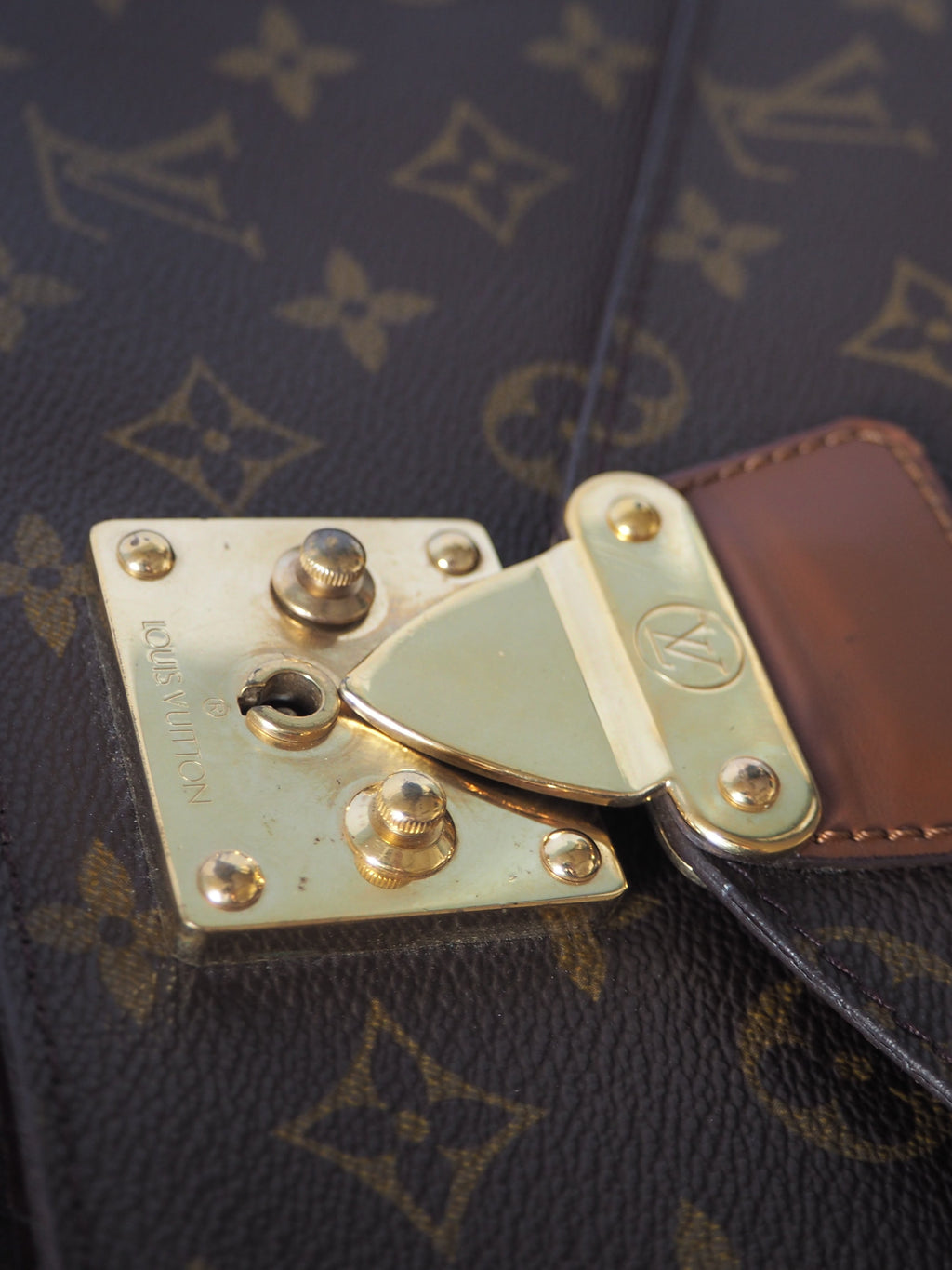 LOUIS VUITTON MONCEAU 28