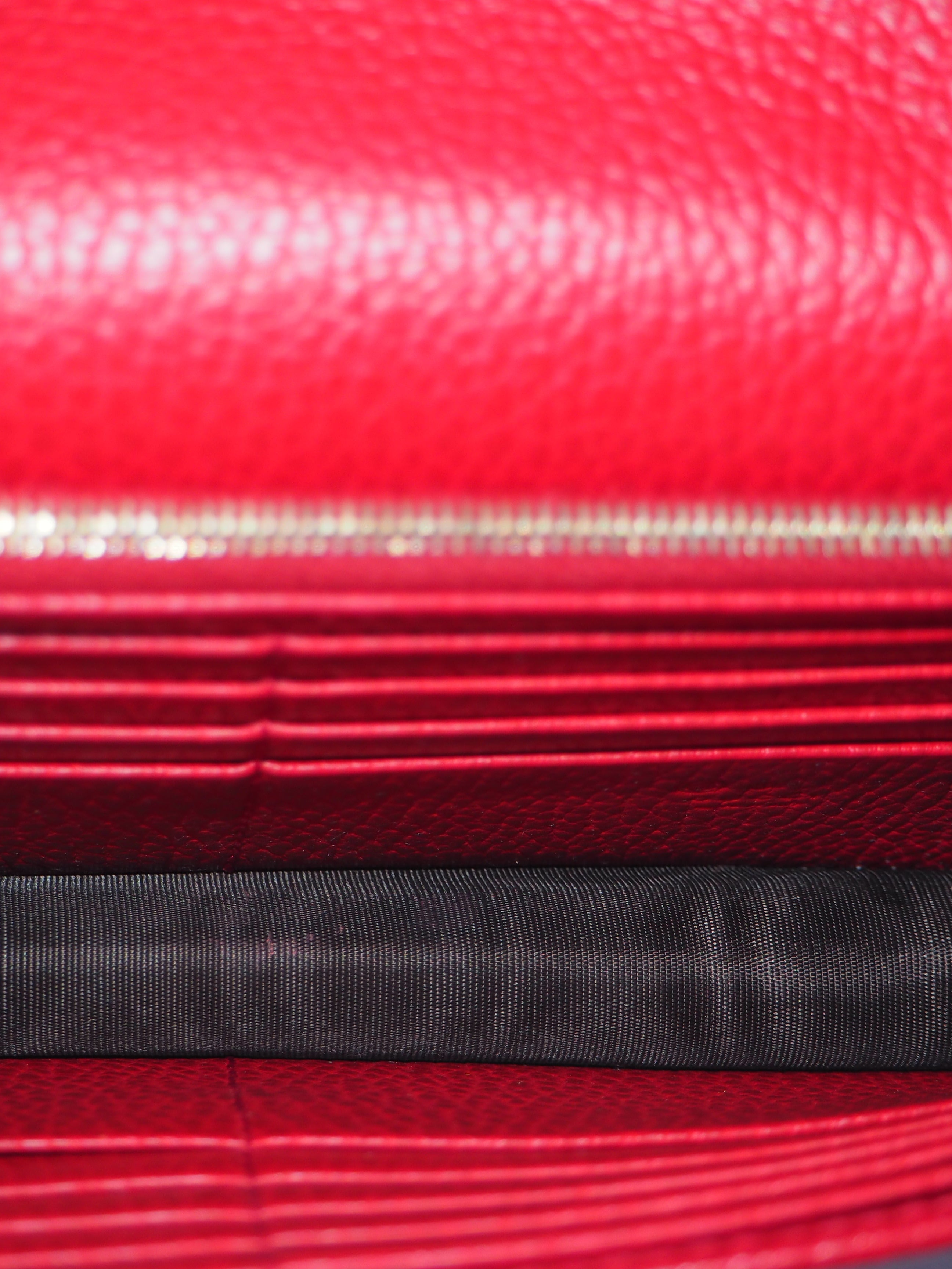GUCCI WALLET ON CHAIN