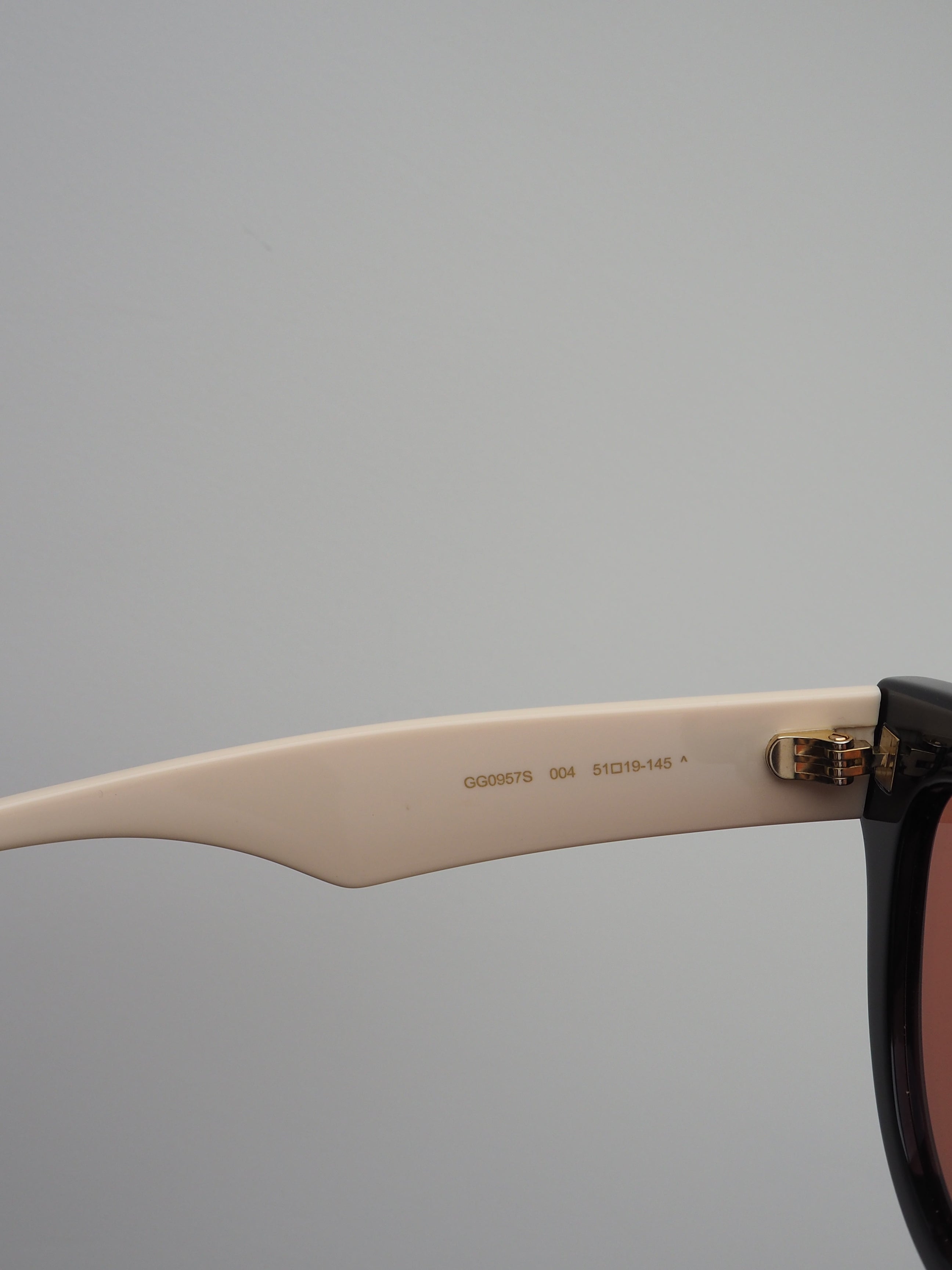 GUCCI GG0957S CAT EYE SUNGLASSES