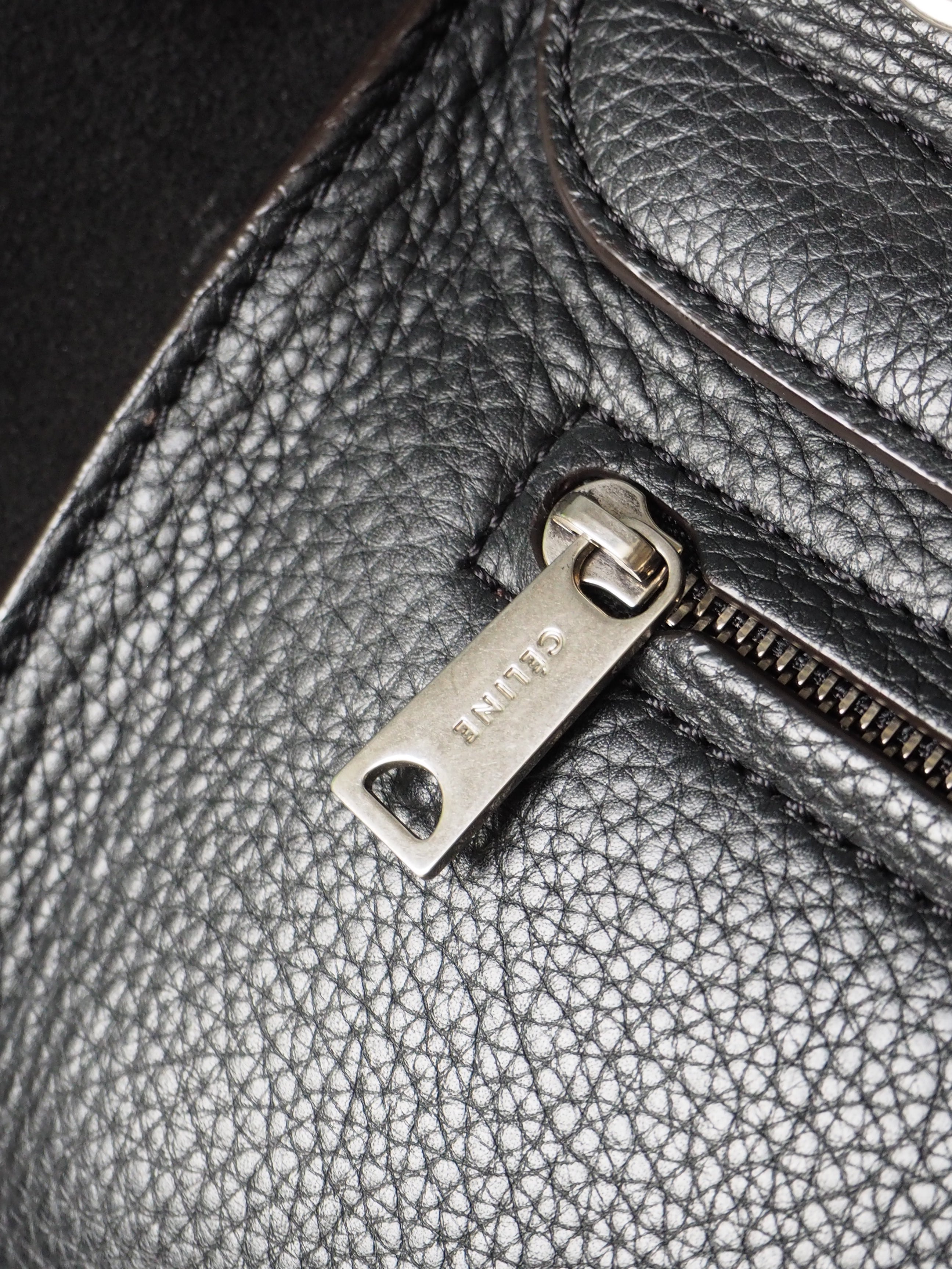 CELINE MEDIUM TRAPÈZE BAG BLACK