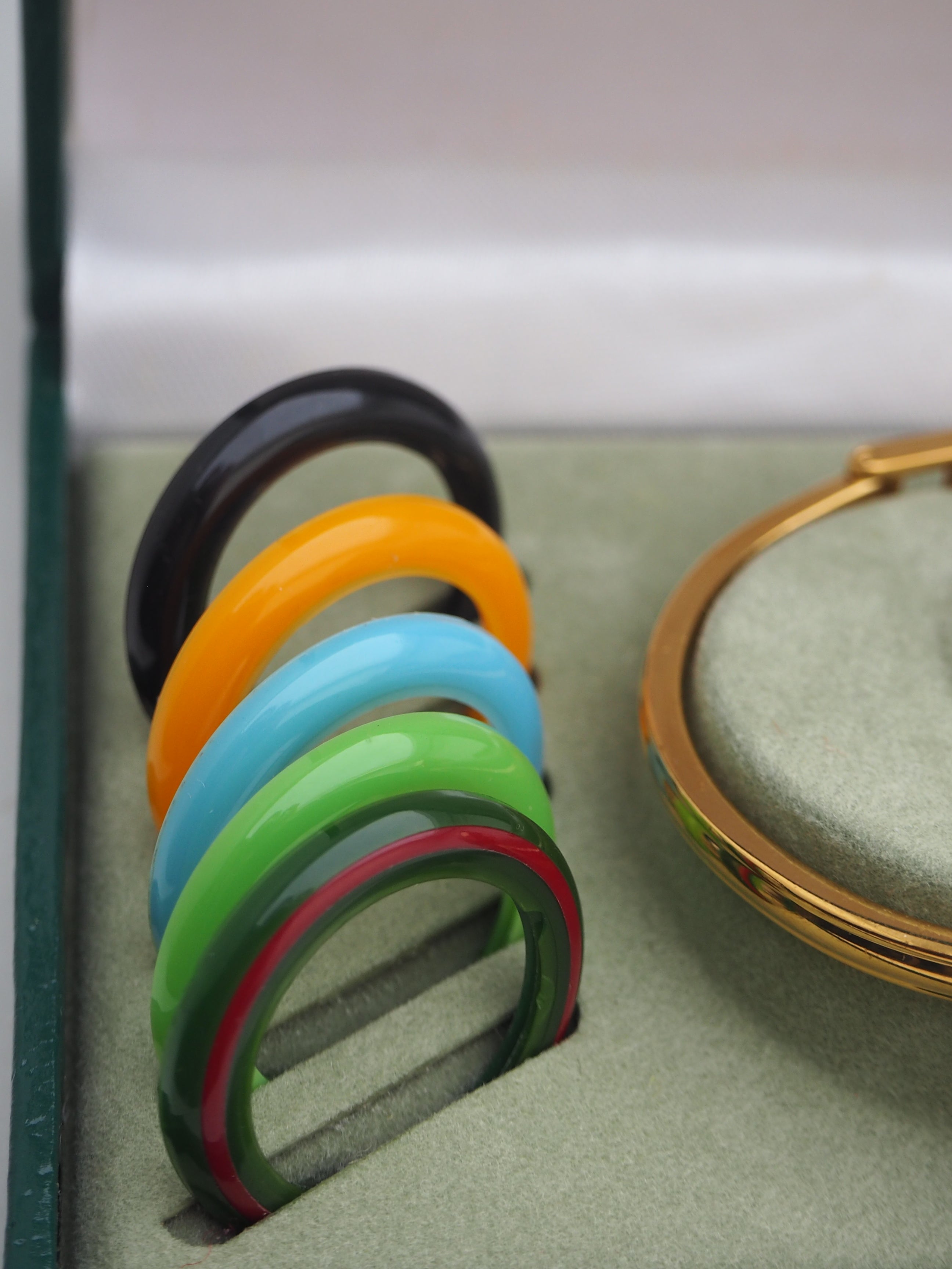 GUCCI INTERCHANGEABLE BEZEL WATCH