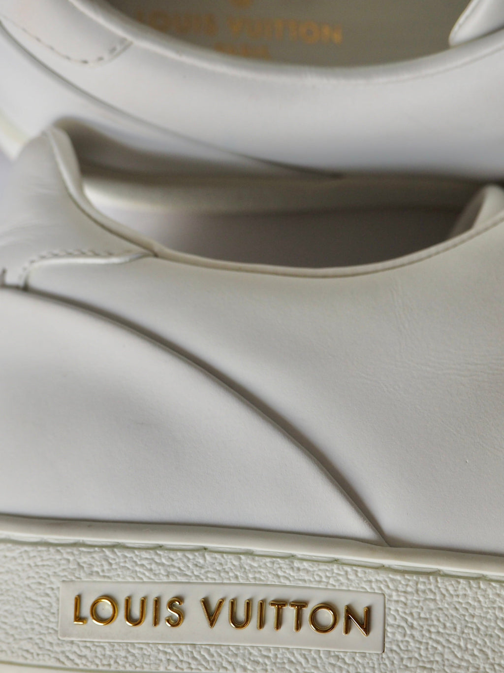 LOUIS VUITTON FRONTROW SNEAKERS 39