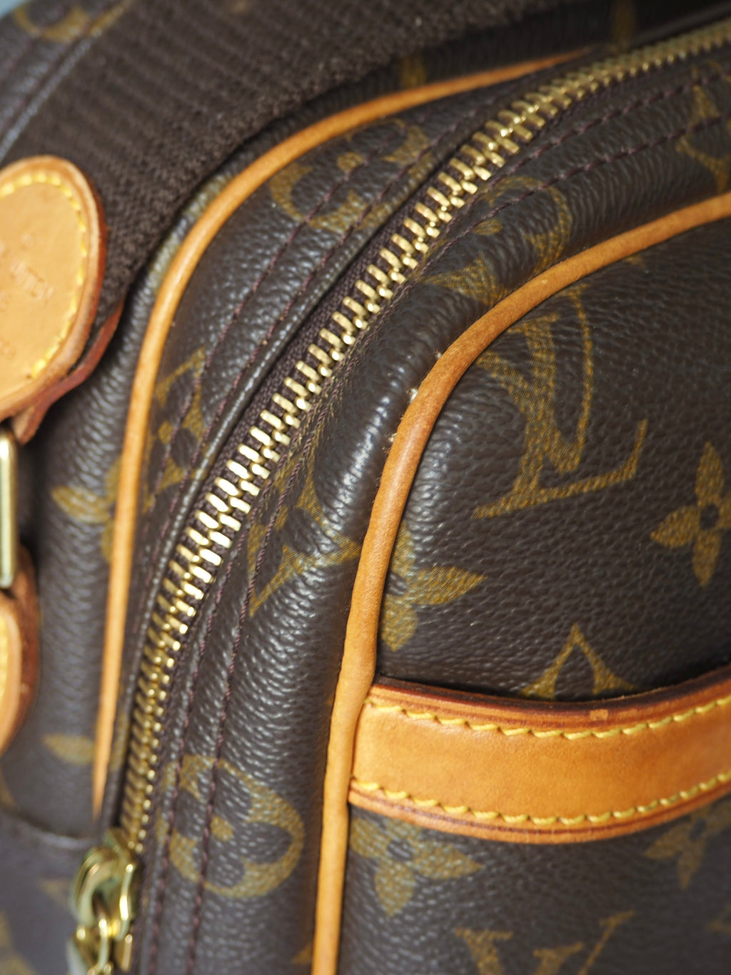LOUIS VUITTON REPORTER PM SHOULDER BAG