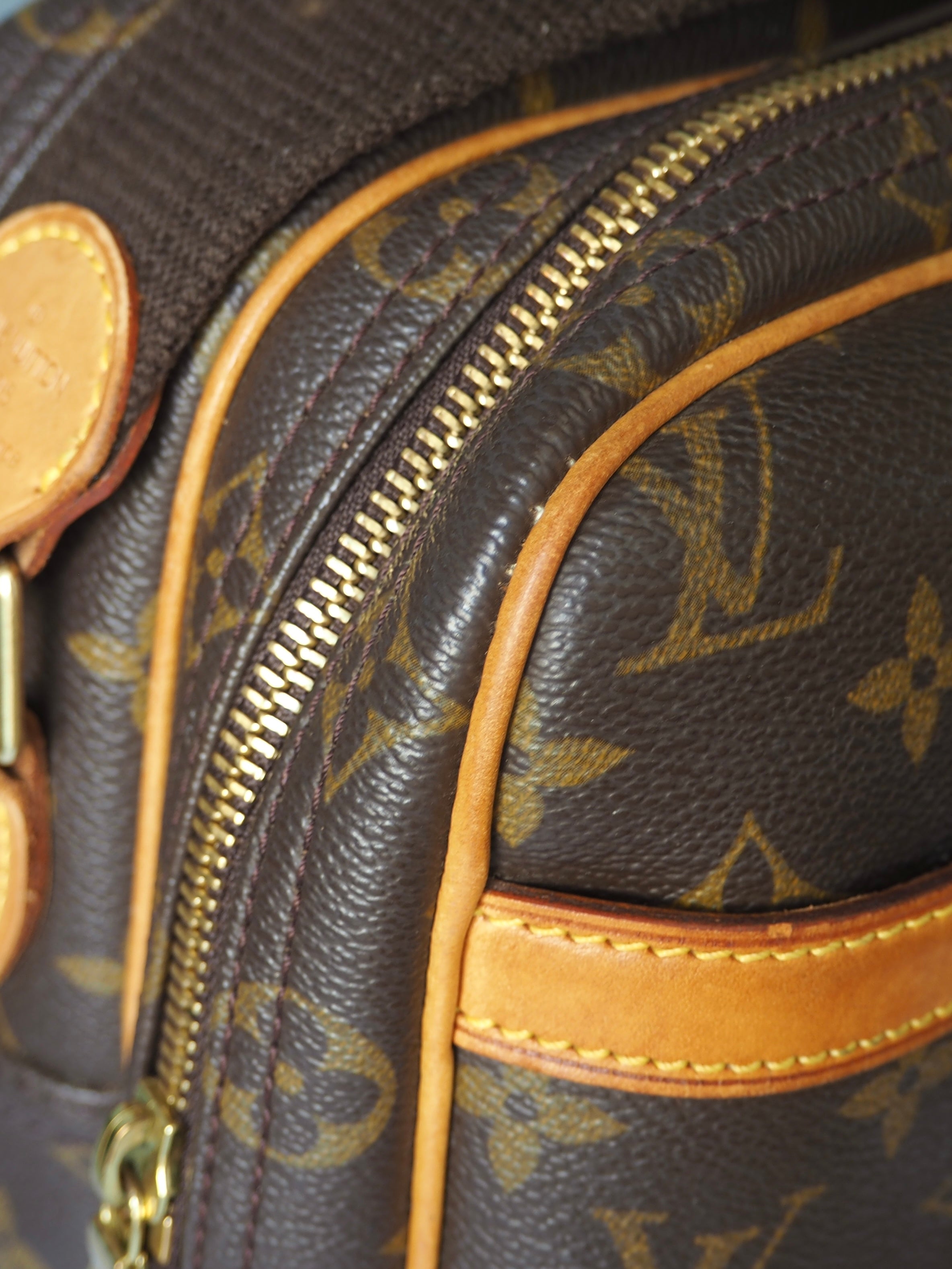 LOUIS VUITTON REPORTER PM SHOULDER BAG