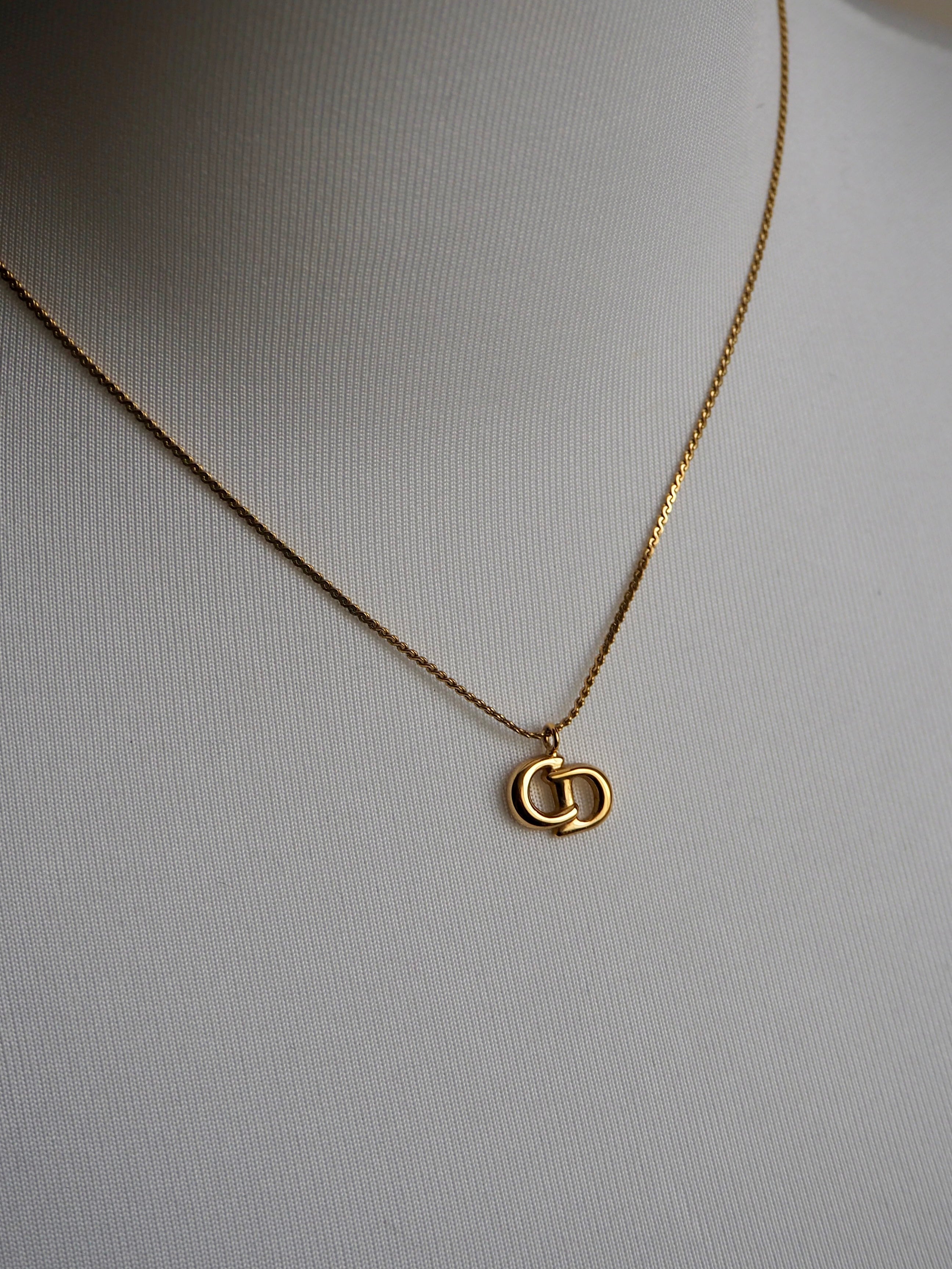 CHISTIAN DIOR NECKLACE
