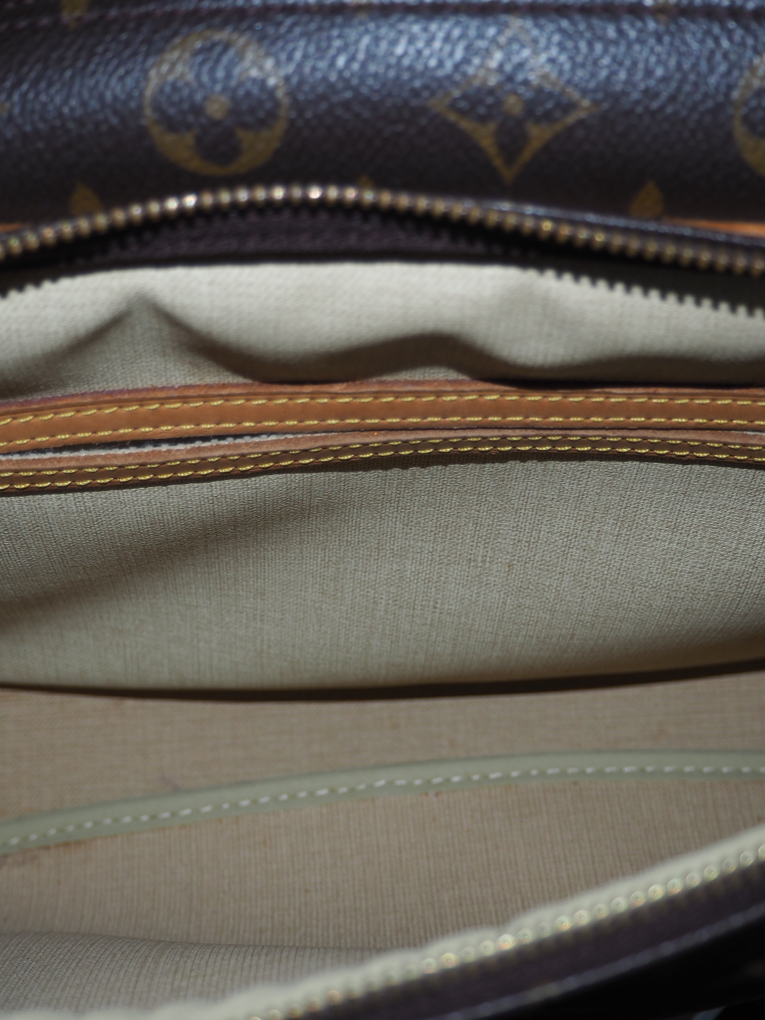 LOUIS VUITTON REPORTER PM SHOULDER BAG