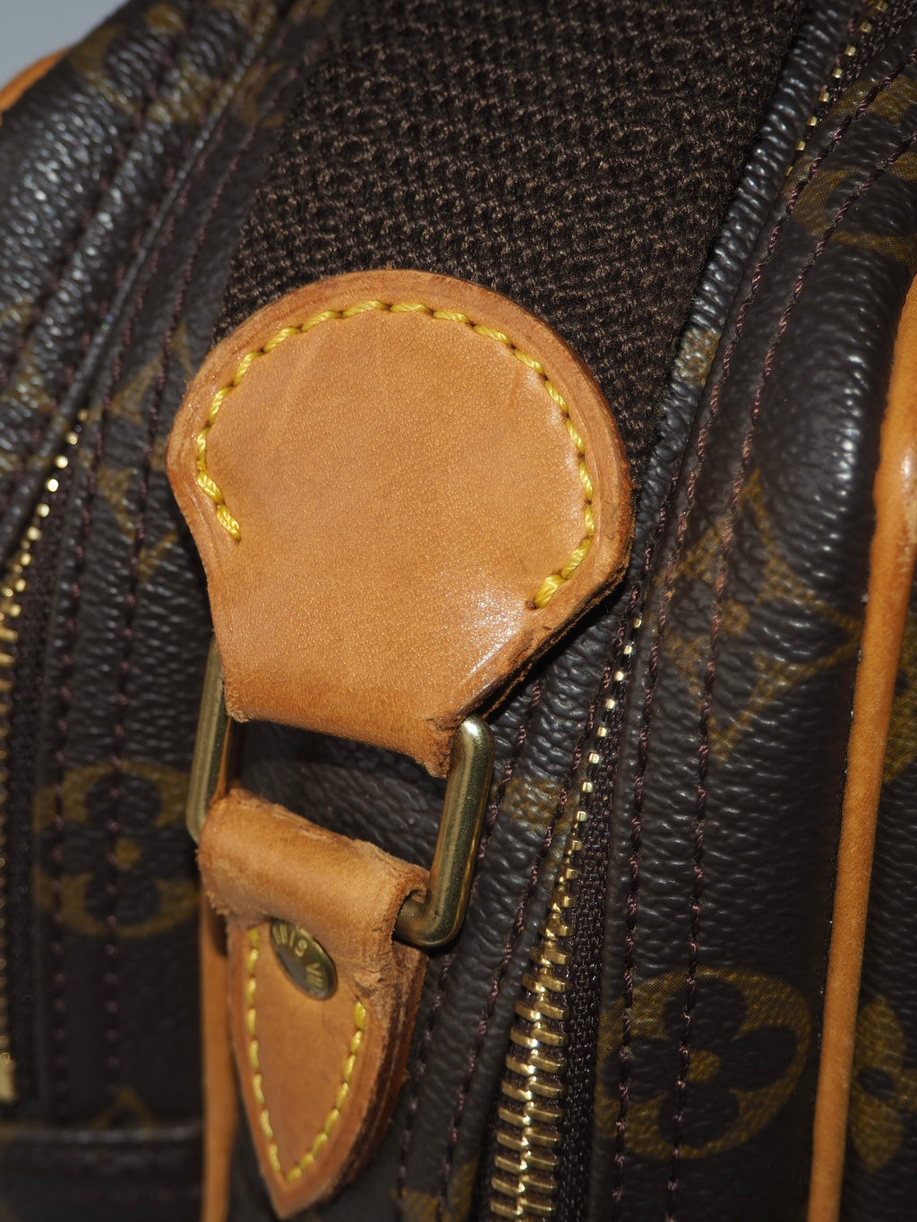 LOUIS VUITTON REPORTER PM SHOULDER BAG