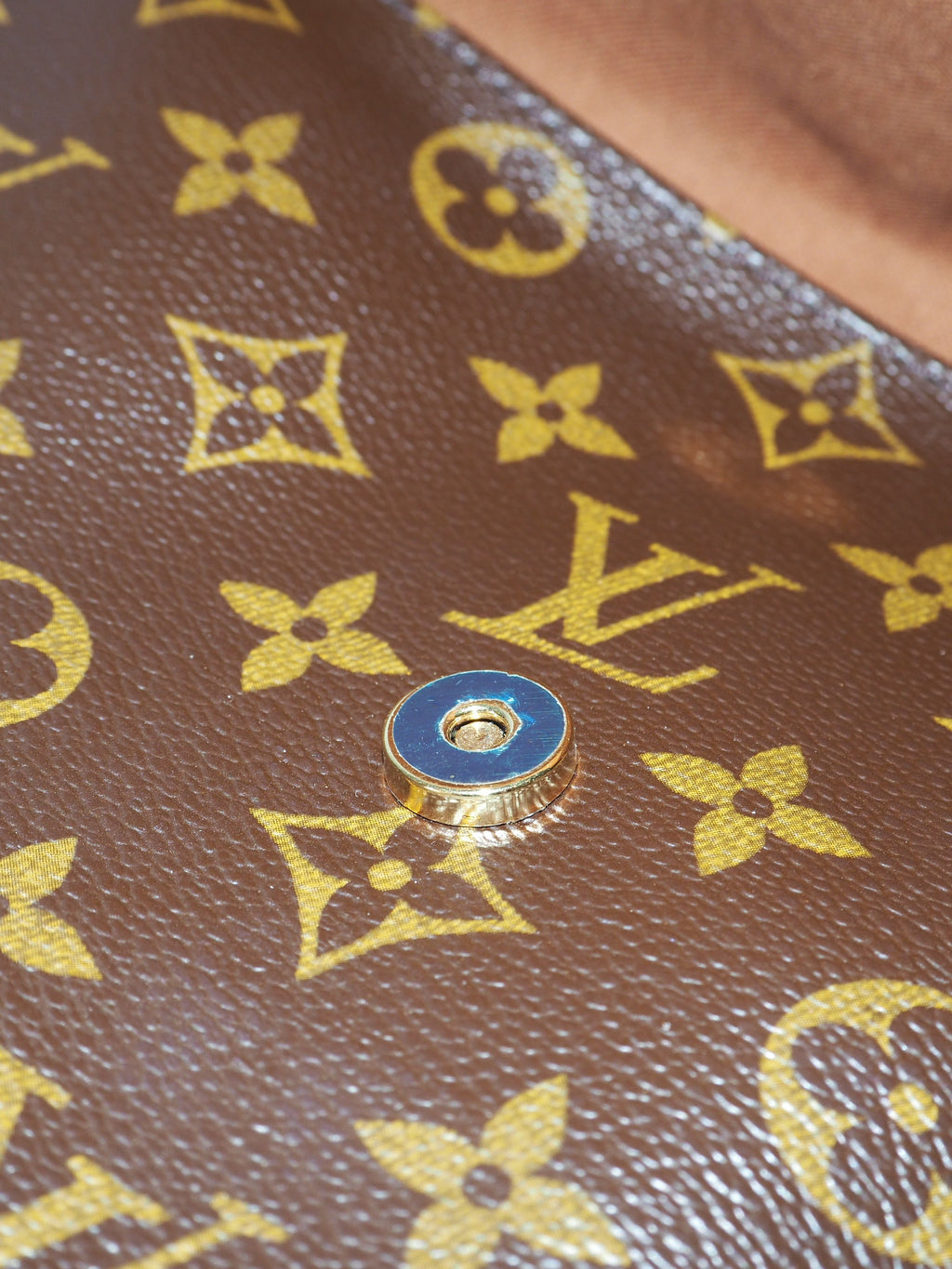 LOUIS VUITTON LOOPING PM SHOULDER BAG