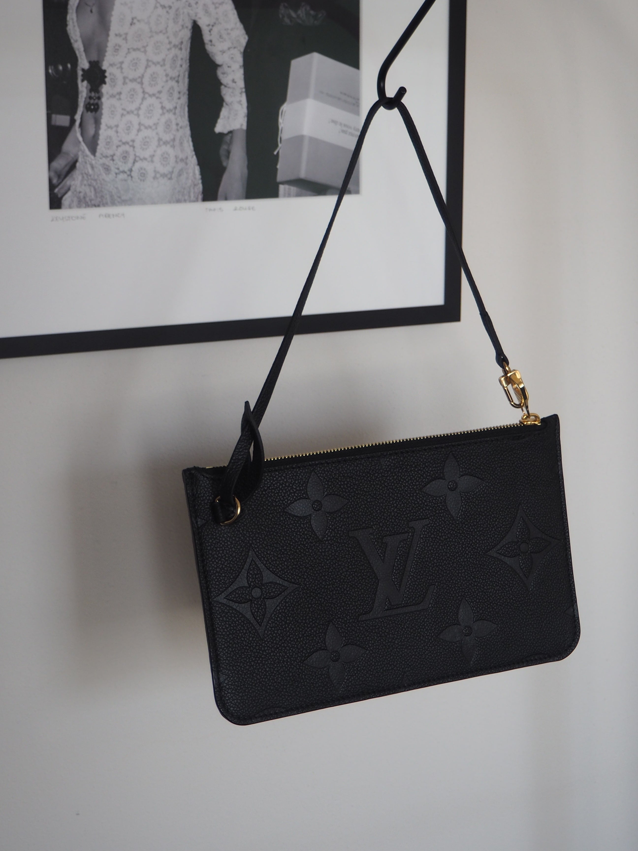 LOUIS VUITTON EMPREINTE MONOGRAM GIANT NEVERFULL POCHETTE BLACK