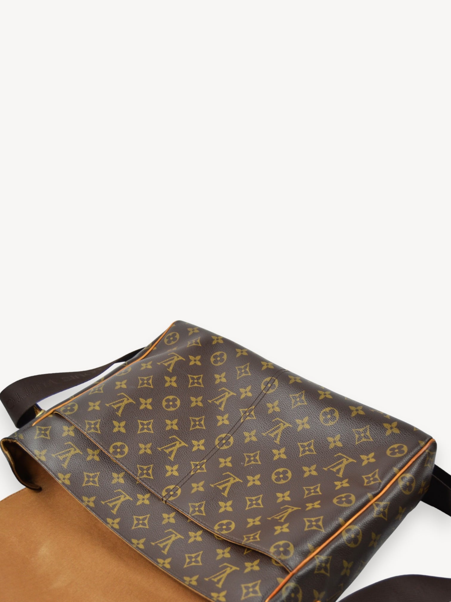 LOUIS VUITTON ABBESSES MESSENGER BAG MONGORAM CANVAS