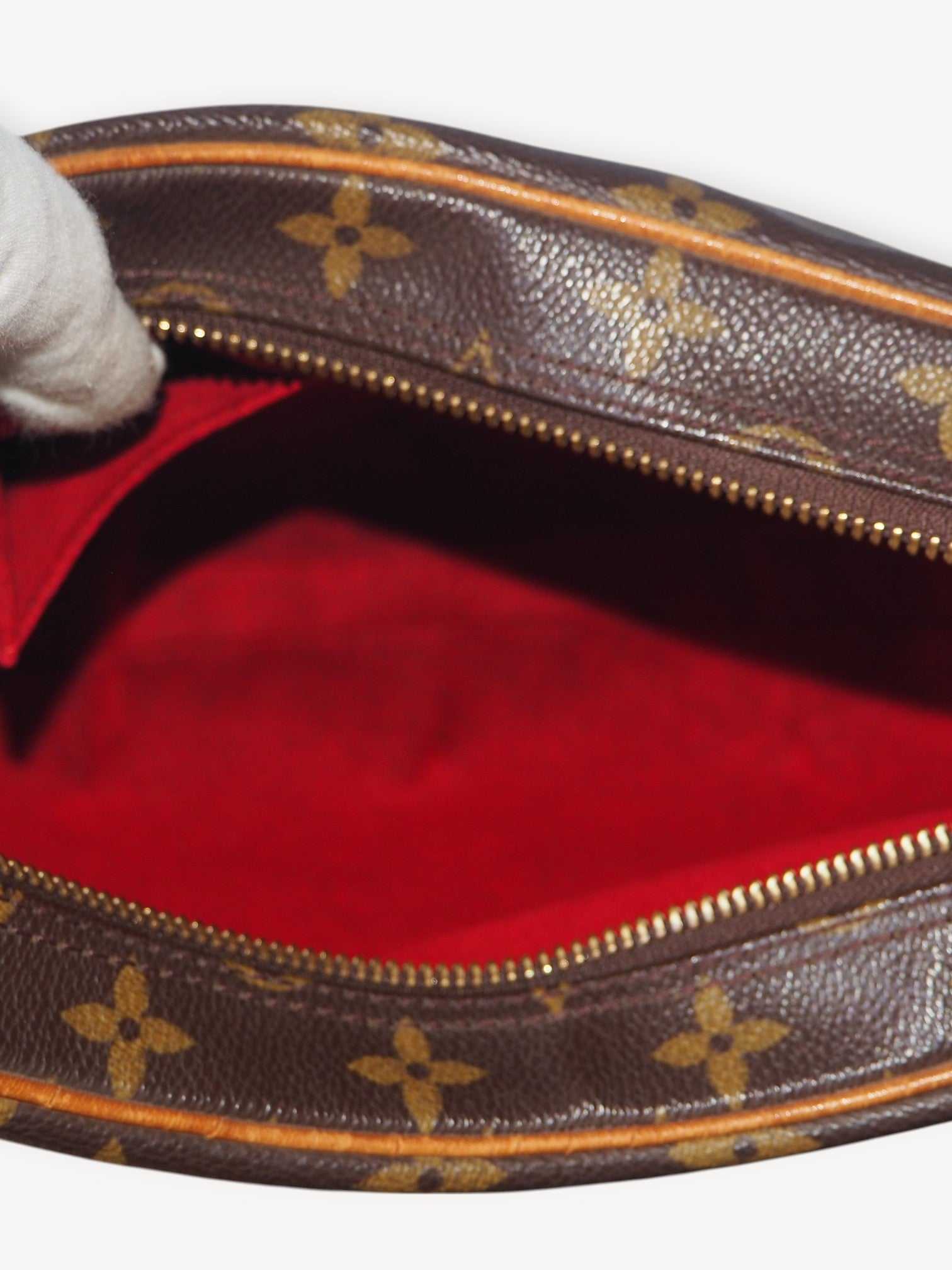 LOUIS VUITTON CROISSANT MM