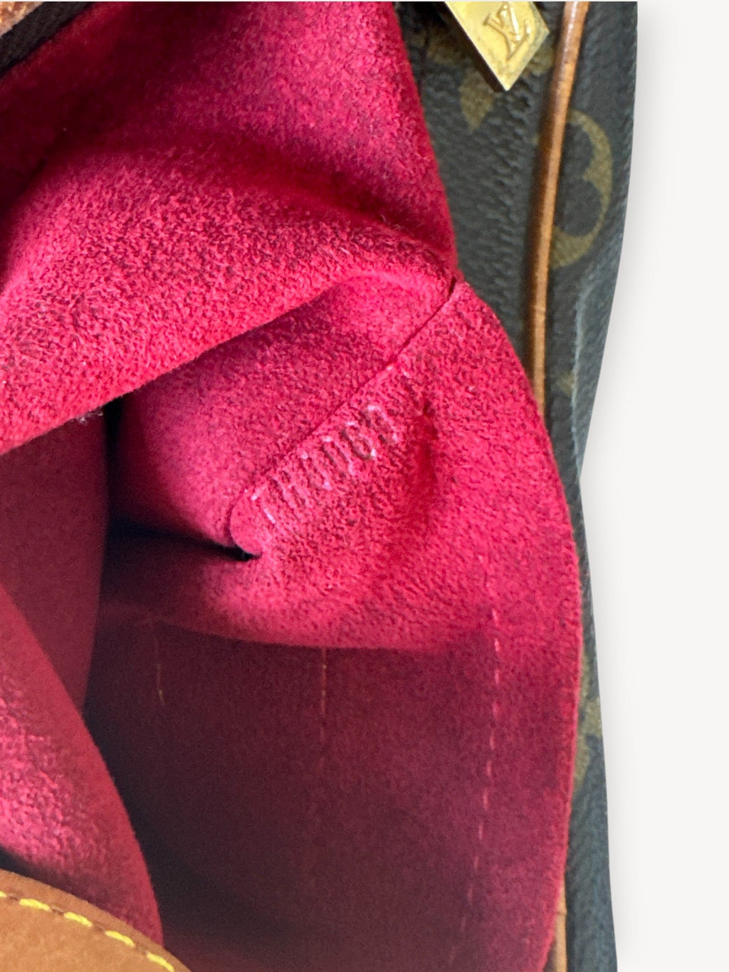 LOUIS VUITTON CROISSANT MM