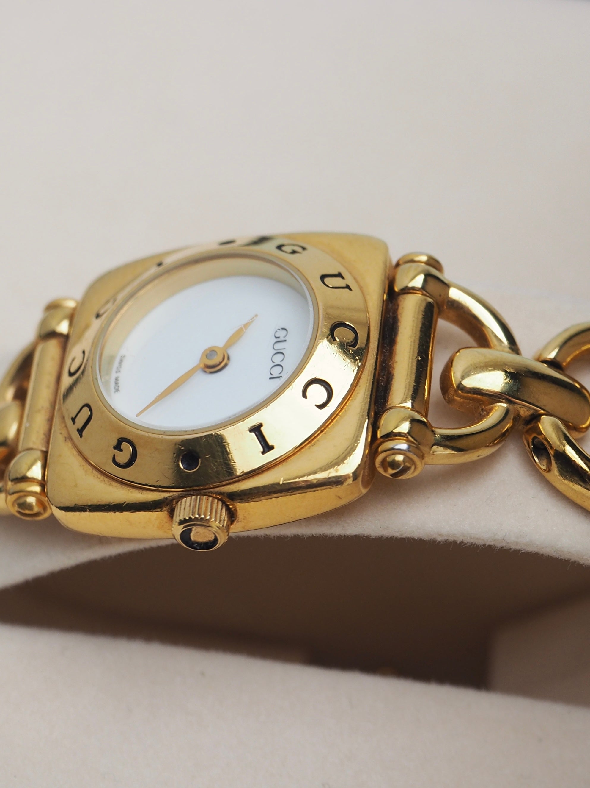 GUCCI 6400L WATCH