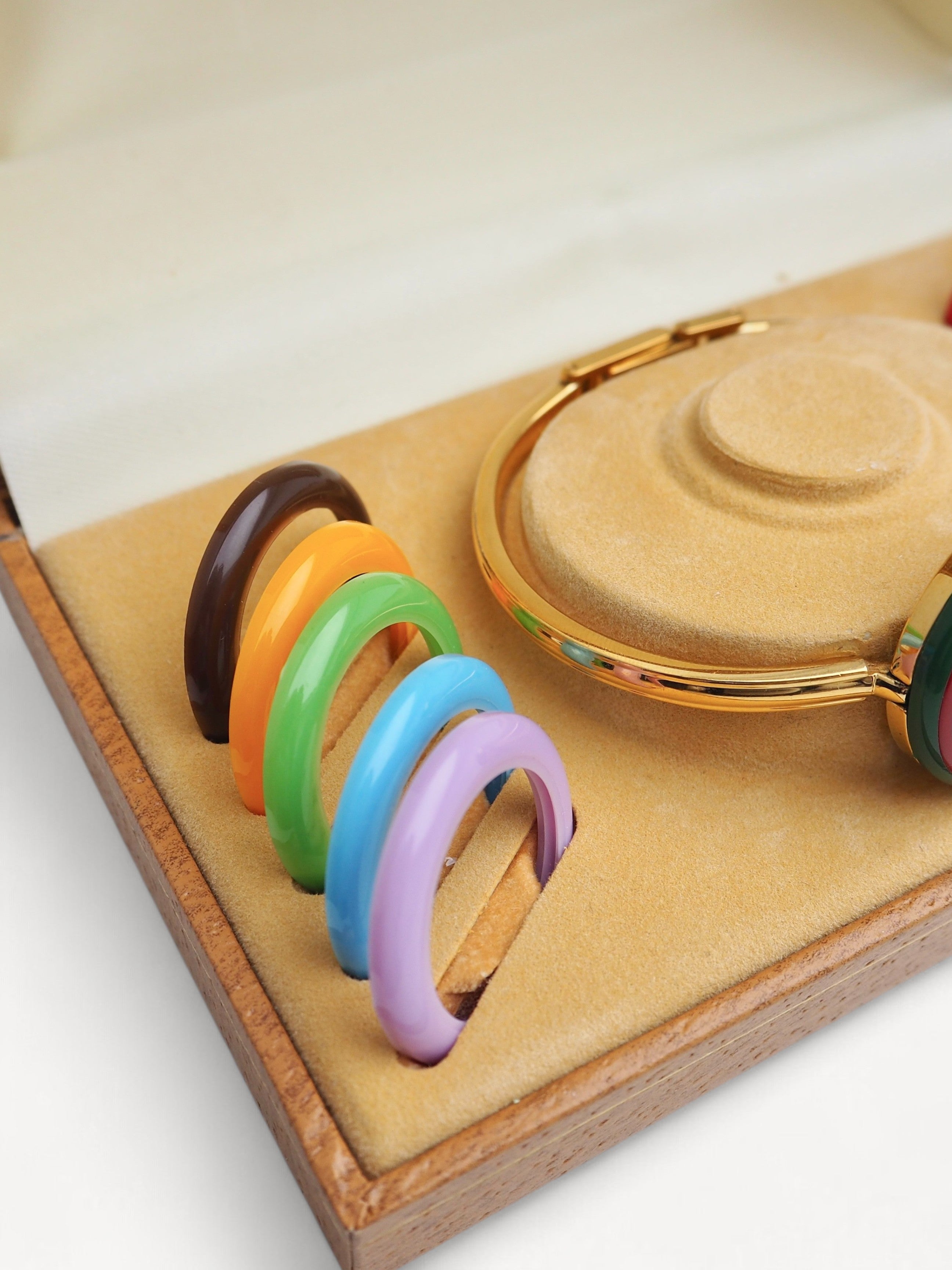 GUCCI INTERCHANGEABLE BEZEL WATCH