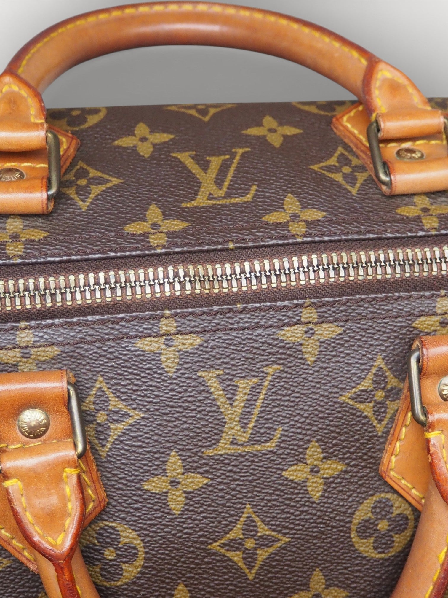 LOUIS VUITTON SPEEDY 40