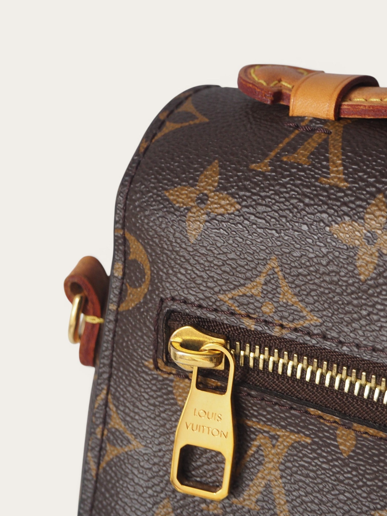 LOUIS VUITTON POCHETTE MÉTIS