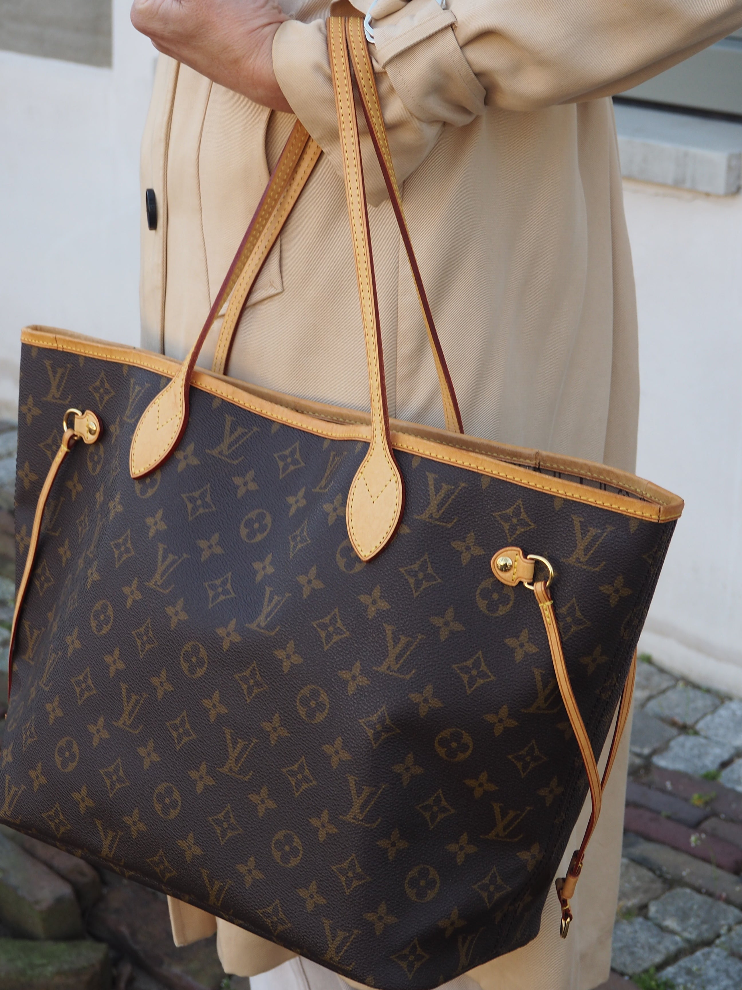 LOUIS VUITTON NEVERFULL MM MONOGRAM CANVAS
