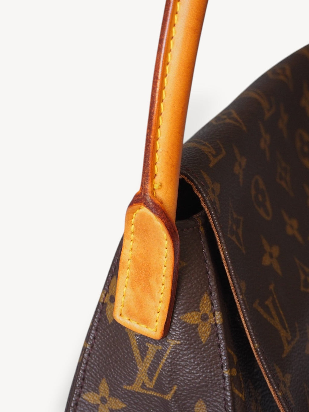 LOUIS VUITTON LOOPING PM SHOULDER BAG