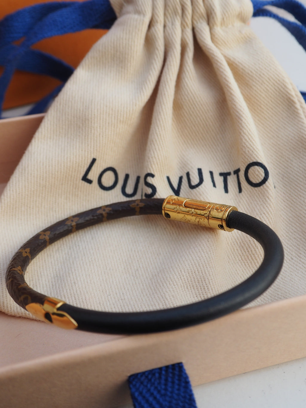 LOUIS VUITTON DAILY CONFIDENTIAL BRACELET 19