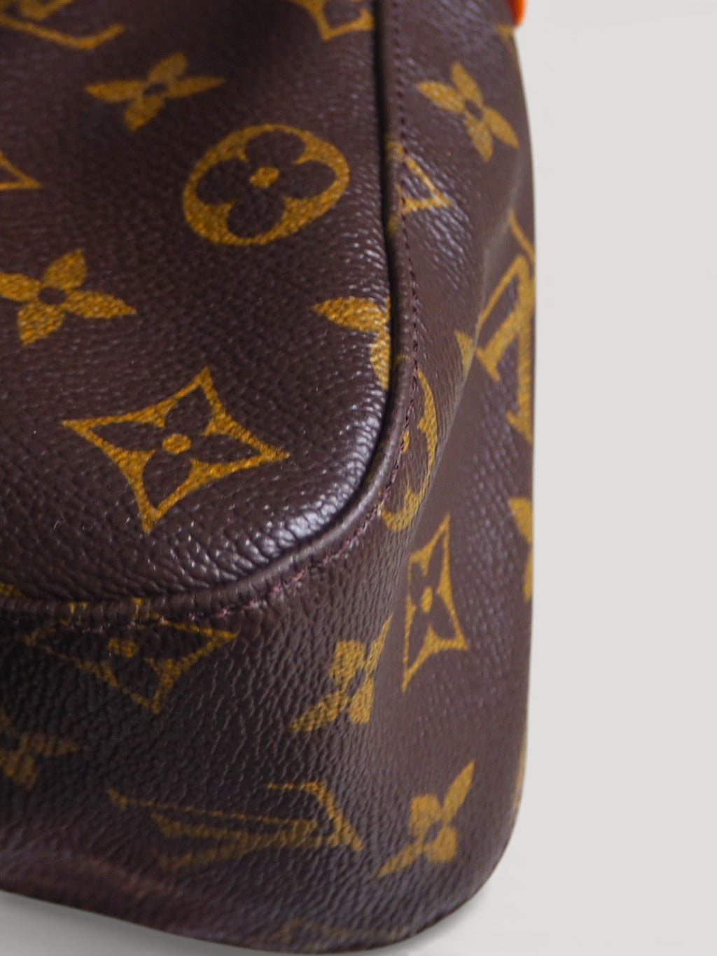 LOUIS VUITTON LOOPING PM