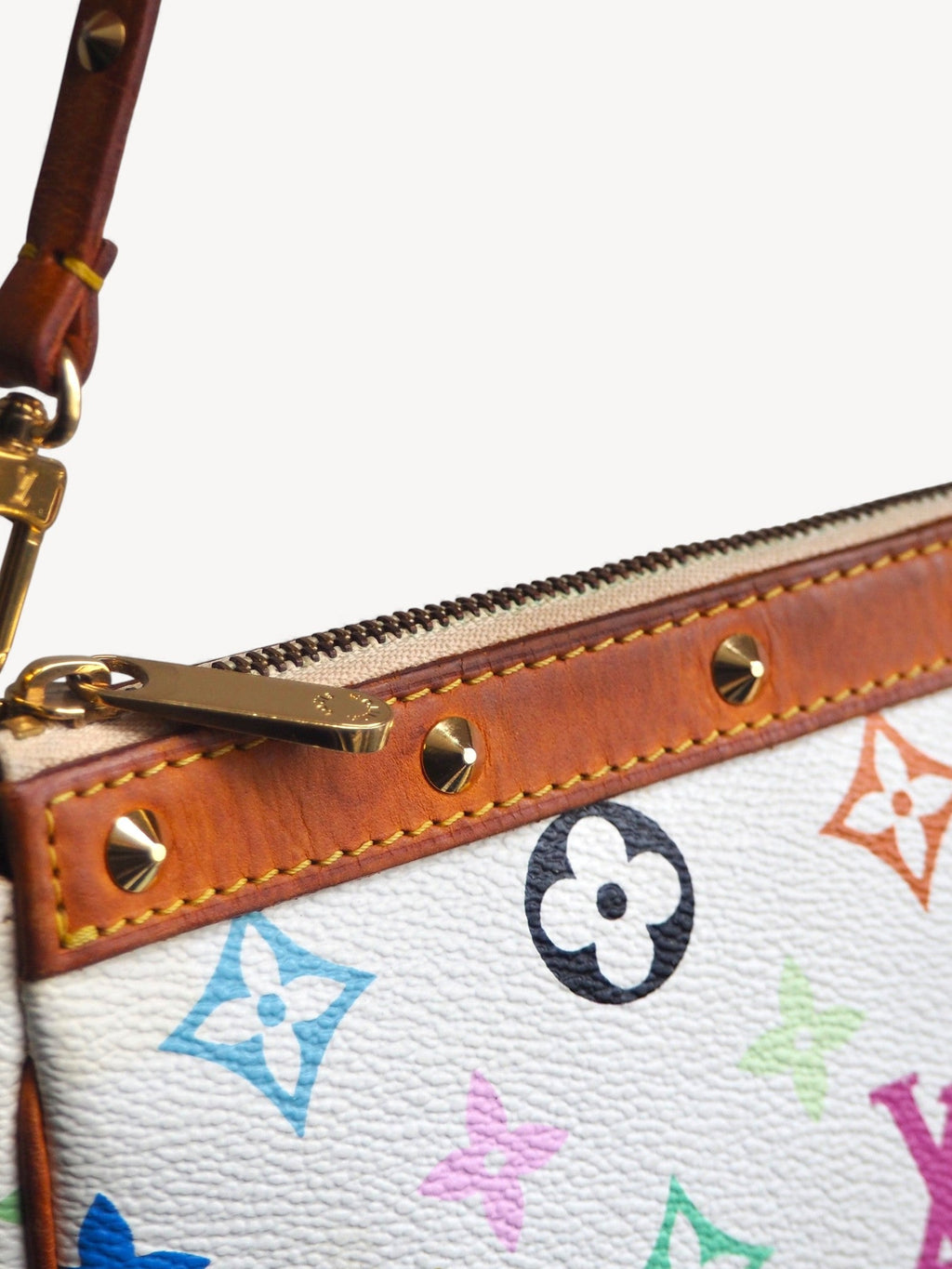 LOUIS VUITTON POCHETTE ACCESSOIRES