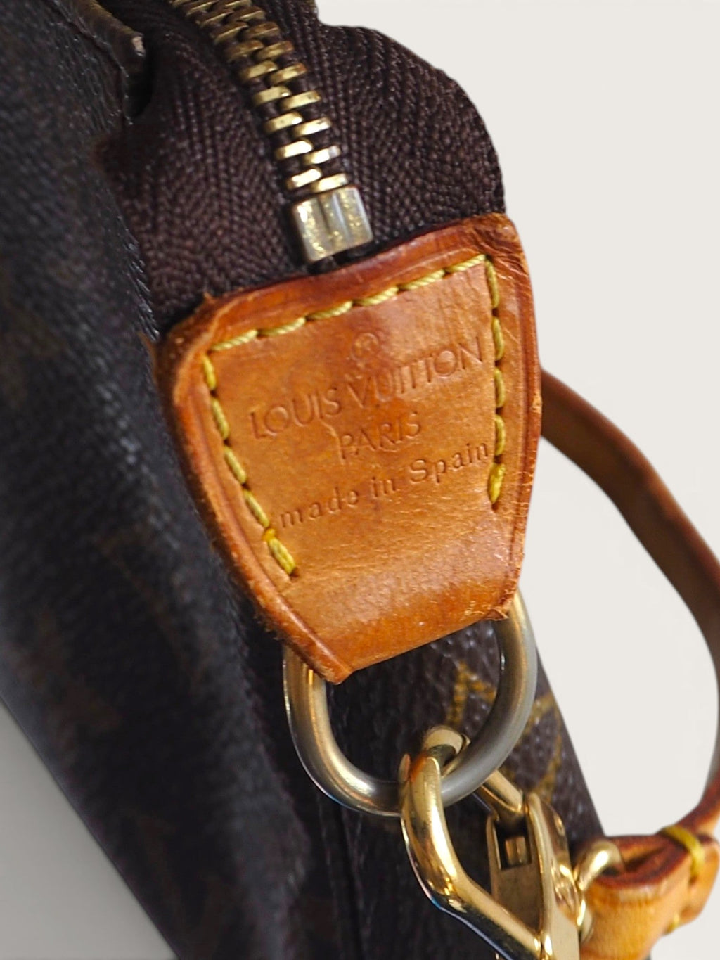 LOUIS VUITTON POCHETTE ACCESSOIRES