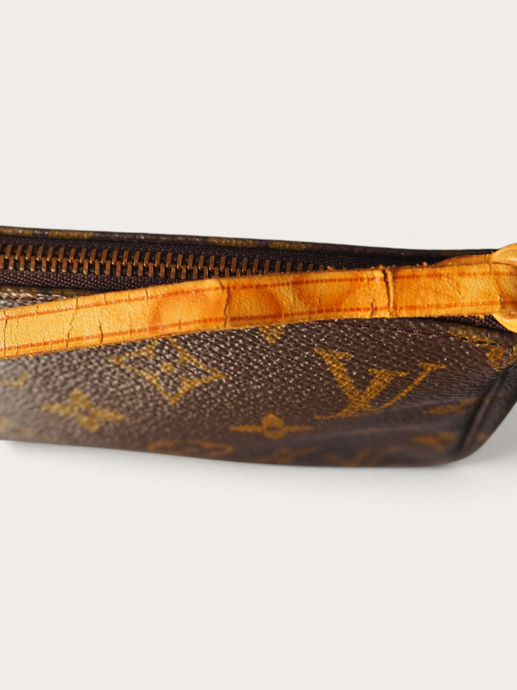LOUIS VUITTON POCHETTE ACCESSOIRES