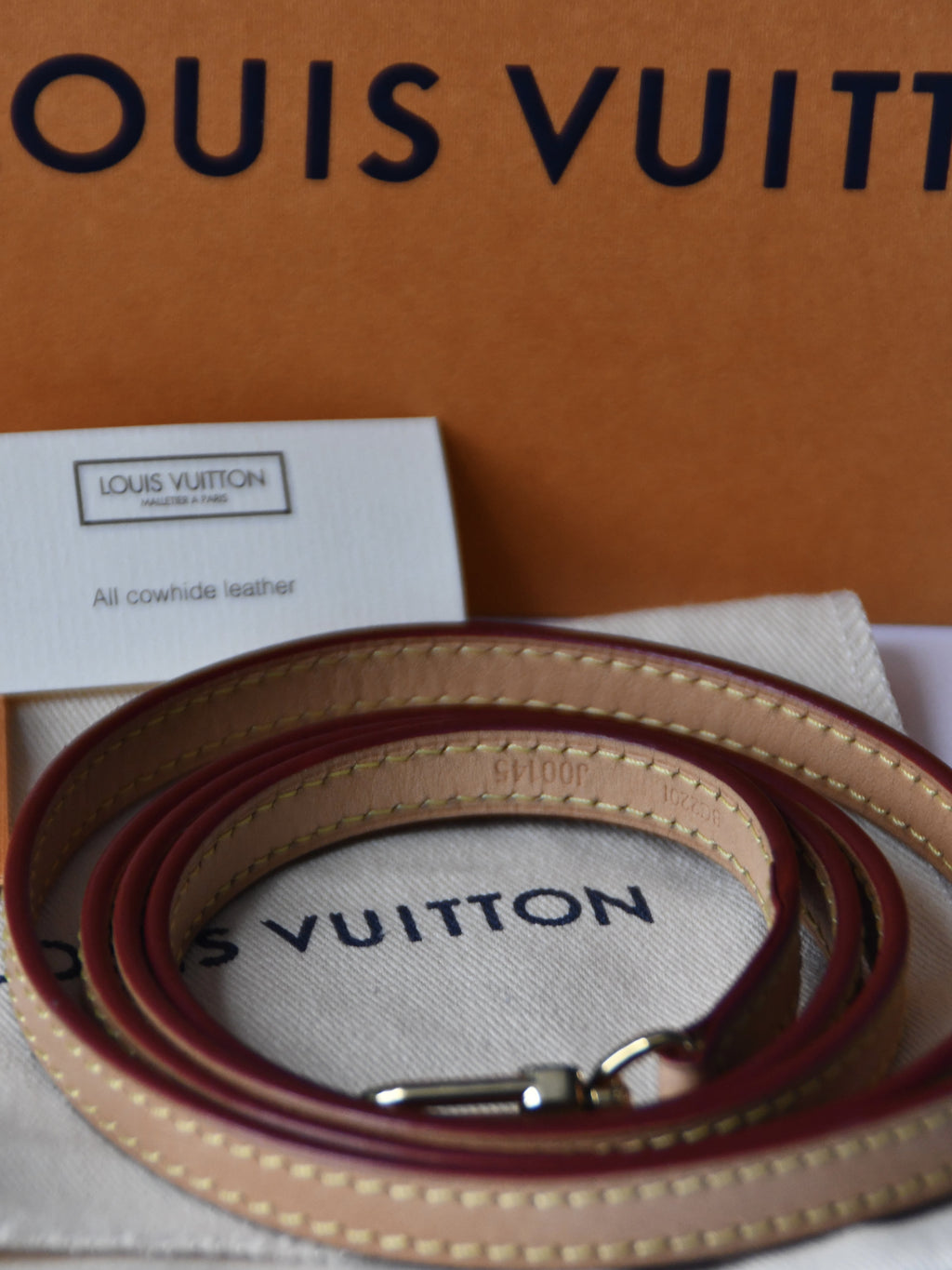 LOUIS VUITTON VACHETTA LEATHER SHOULDER STRAP