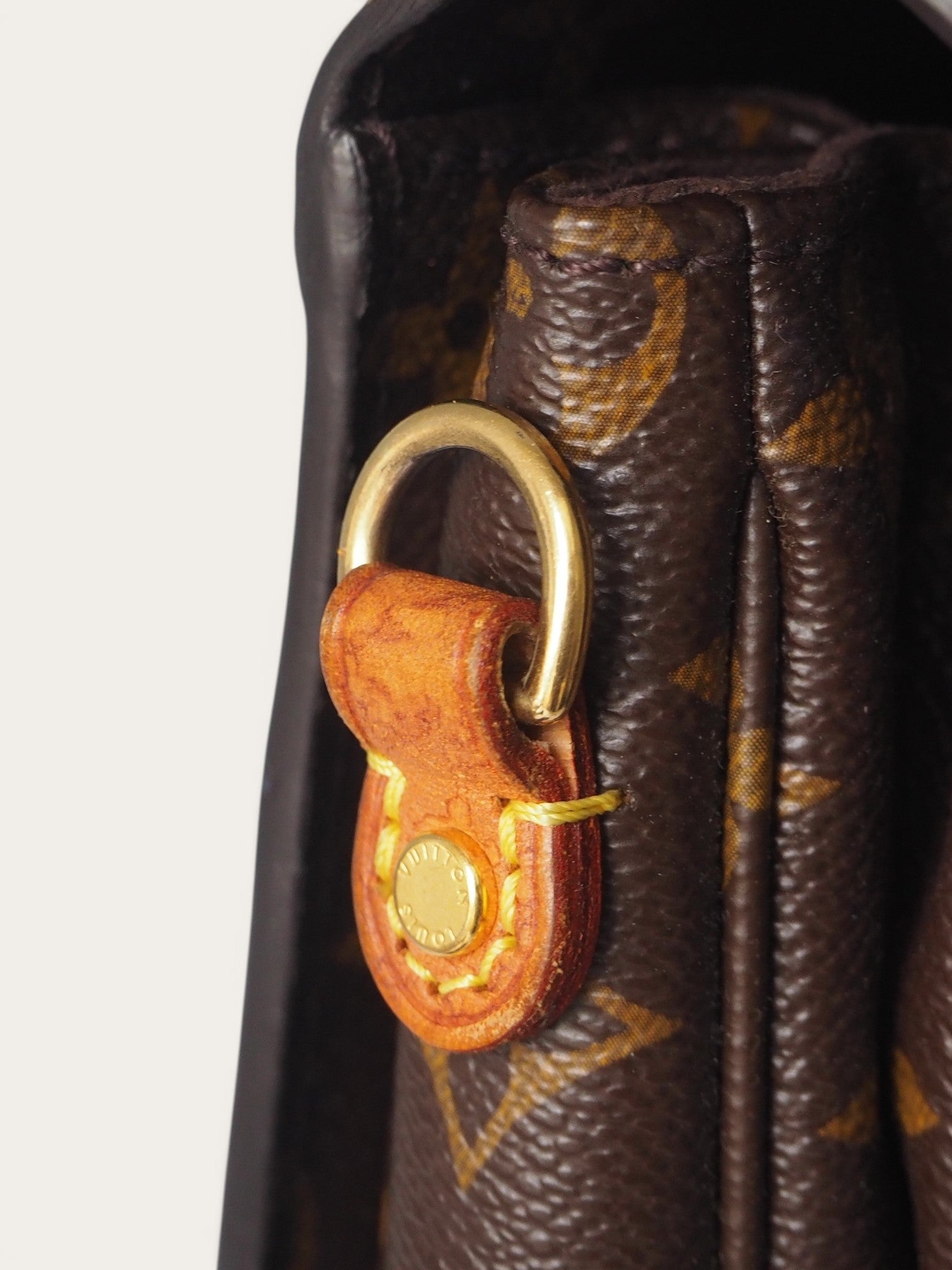 LOUIS VUITTON POCHETTE MÉTIS