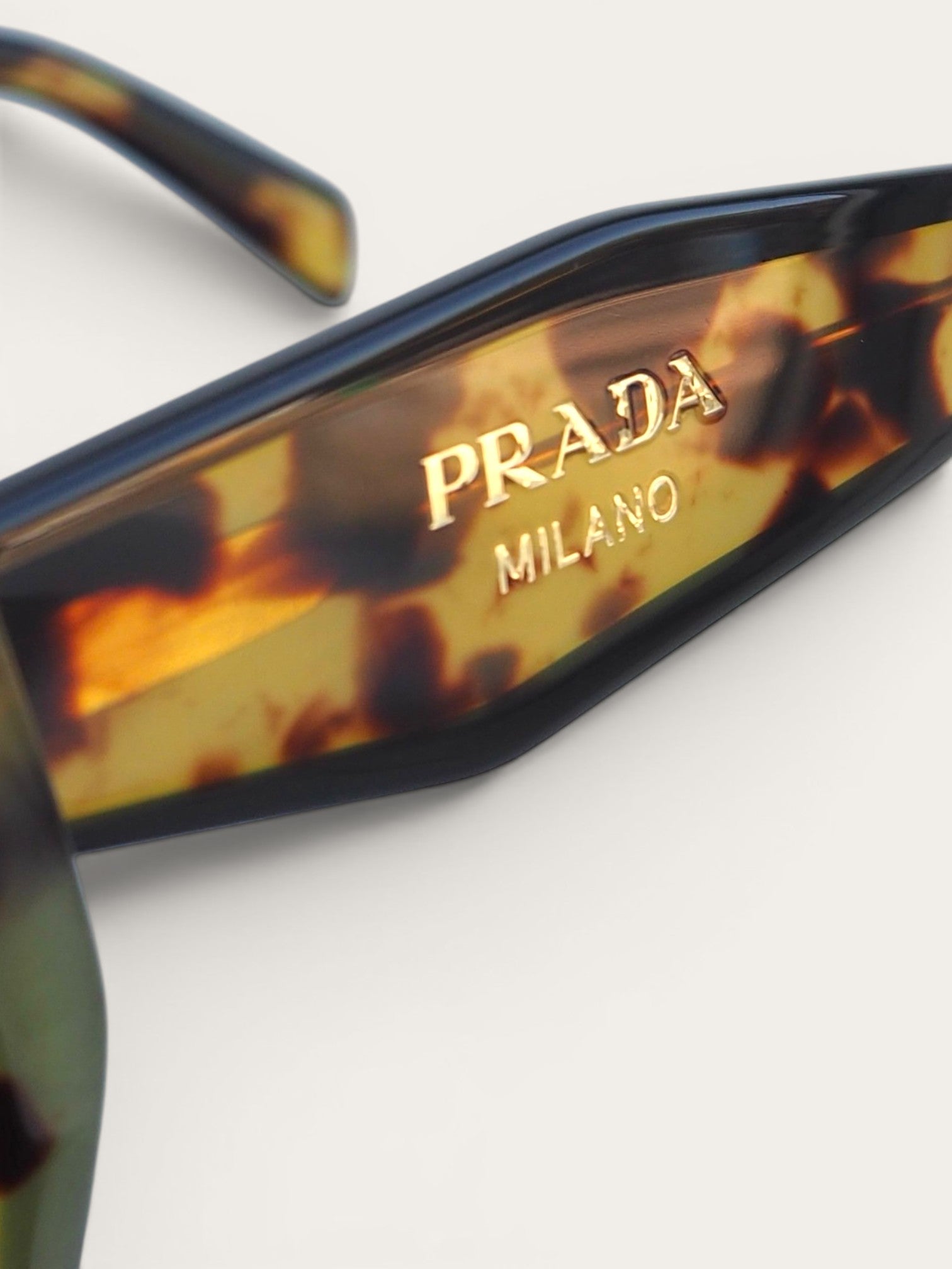PRADA SPR 15W SUNGLASSES