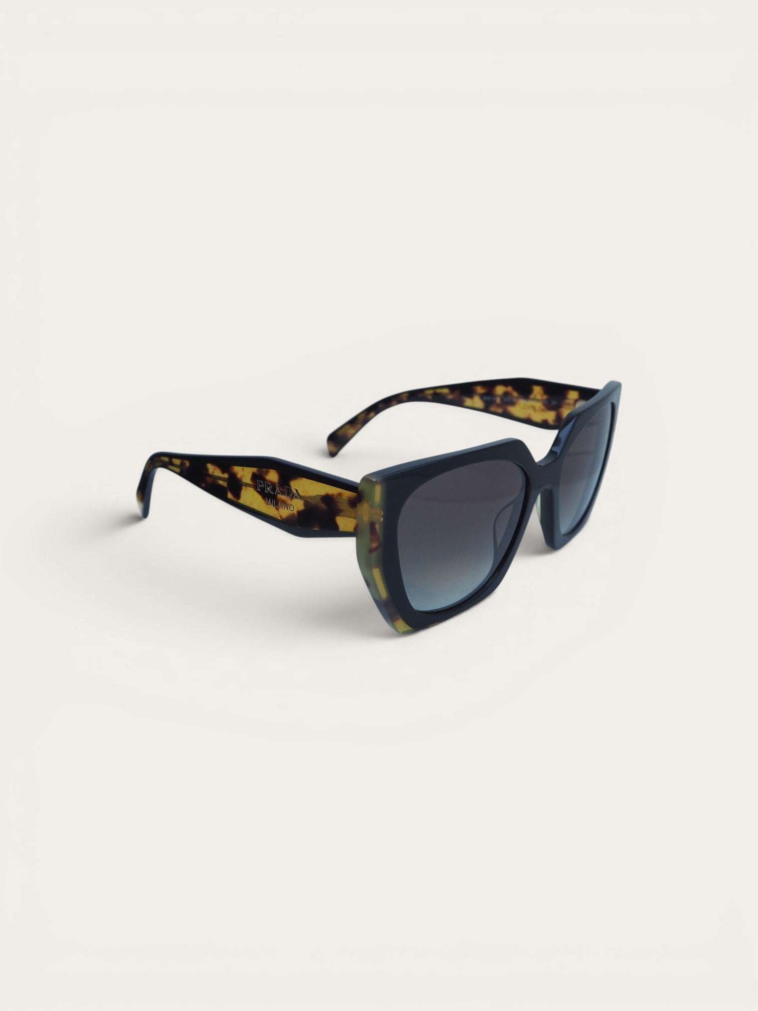 PRADA SPR 15W SUNGLASSES