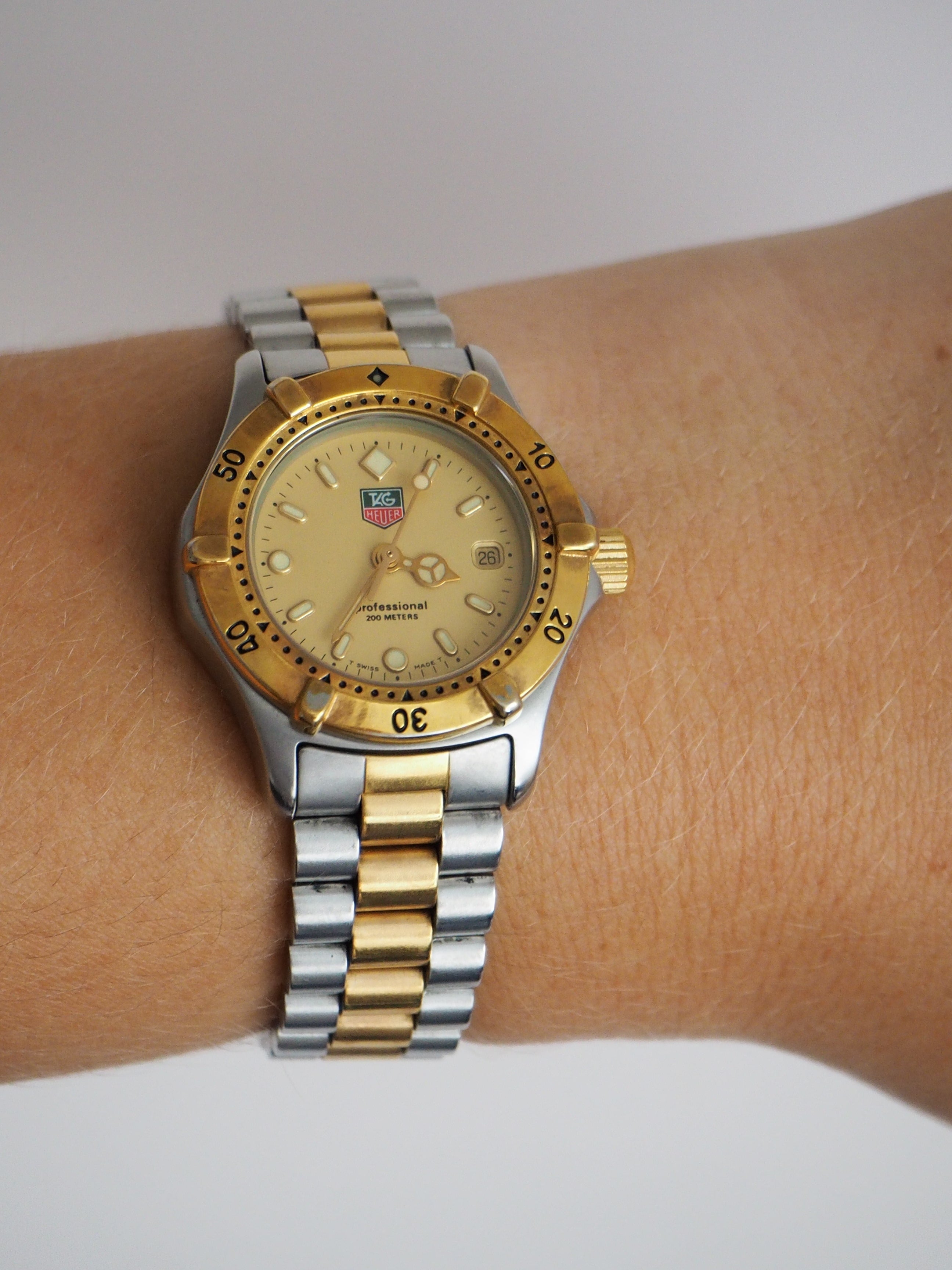 TAG HEUER 2000 PROFESSIONAL LADIES WATCH