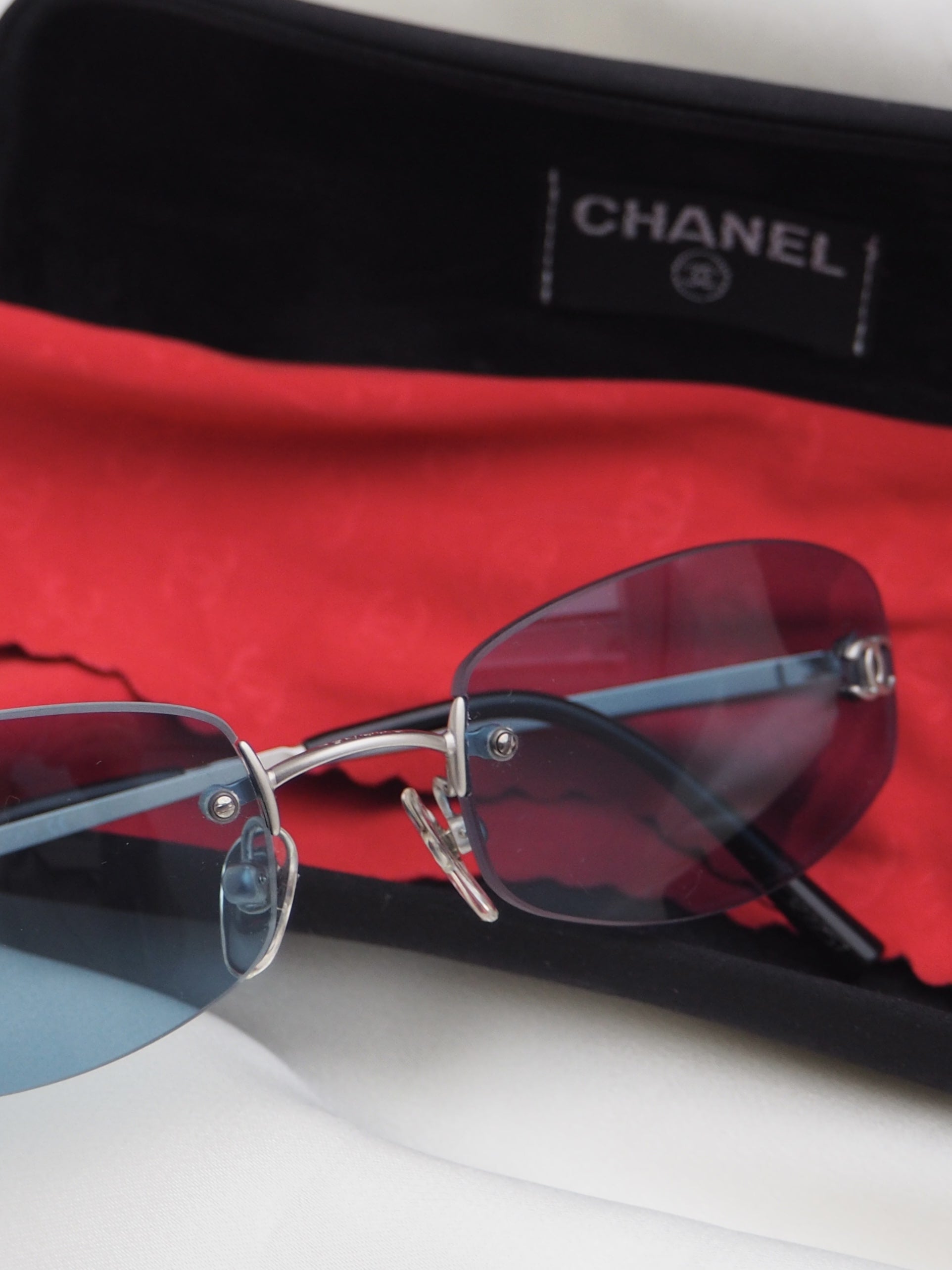 CHANEL 4002 RIMLESS CC AVIATOR SUNGLASSES BLUE
