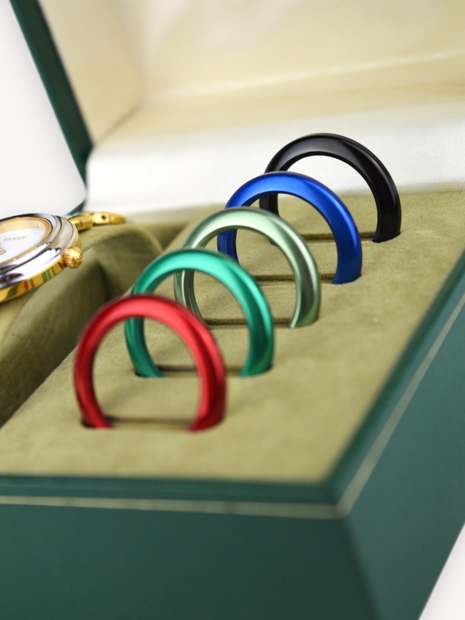 GUCCI INTERCHANGEABLE BEZEL WATCH