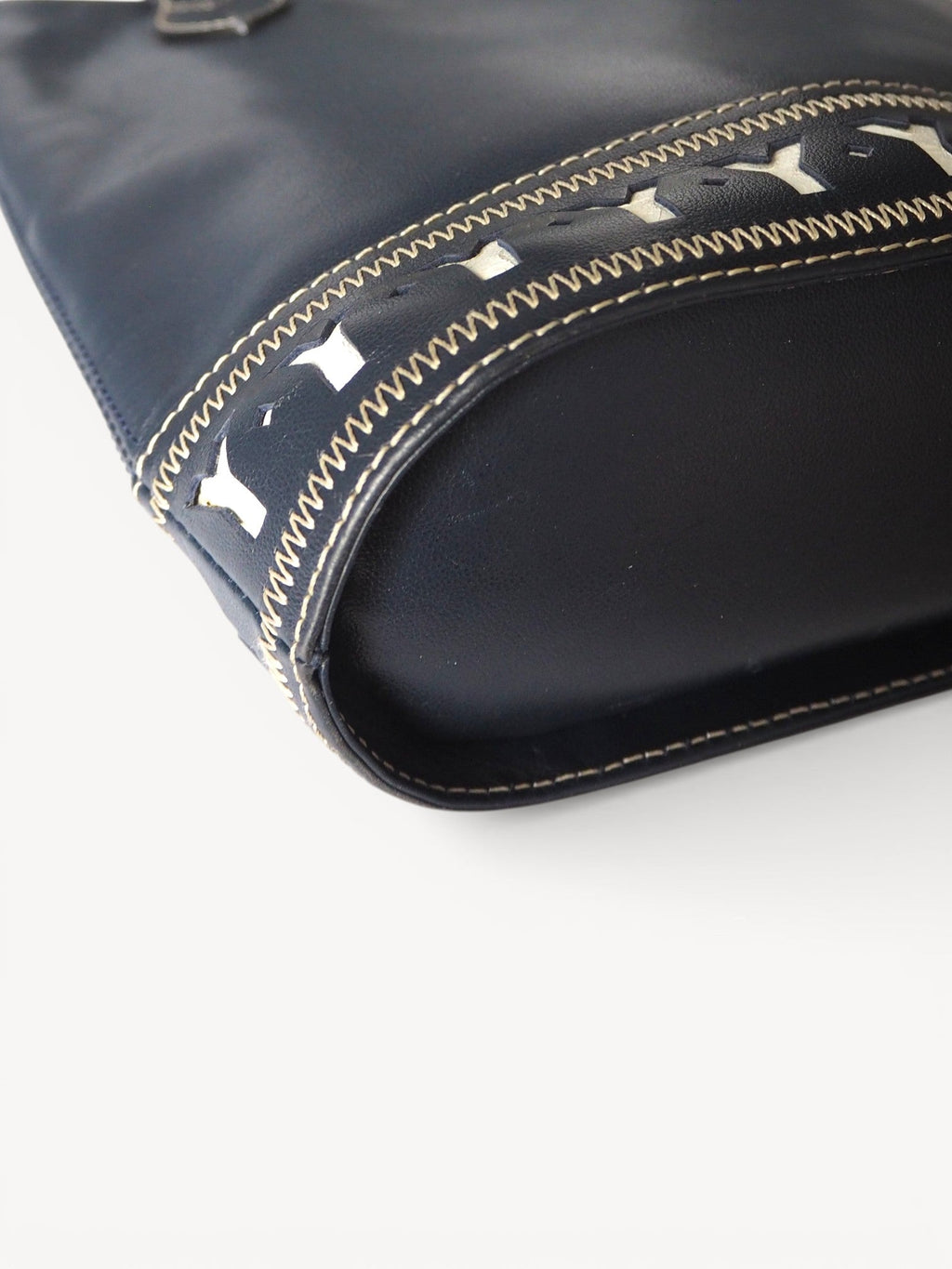 YVES SAINT LAURENT SHOULDER BAG
