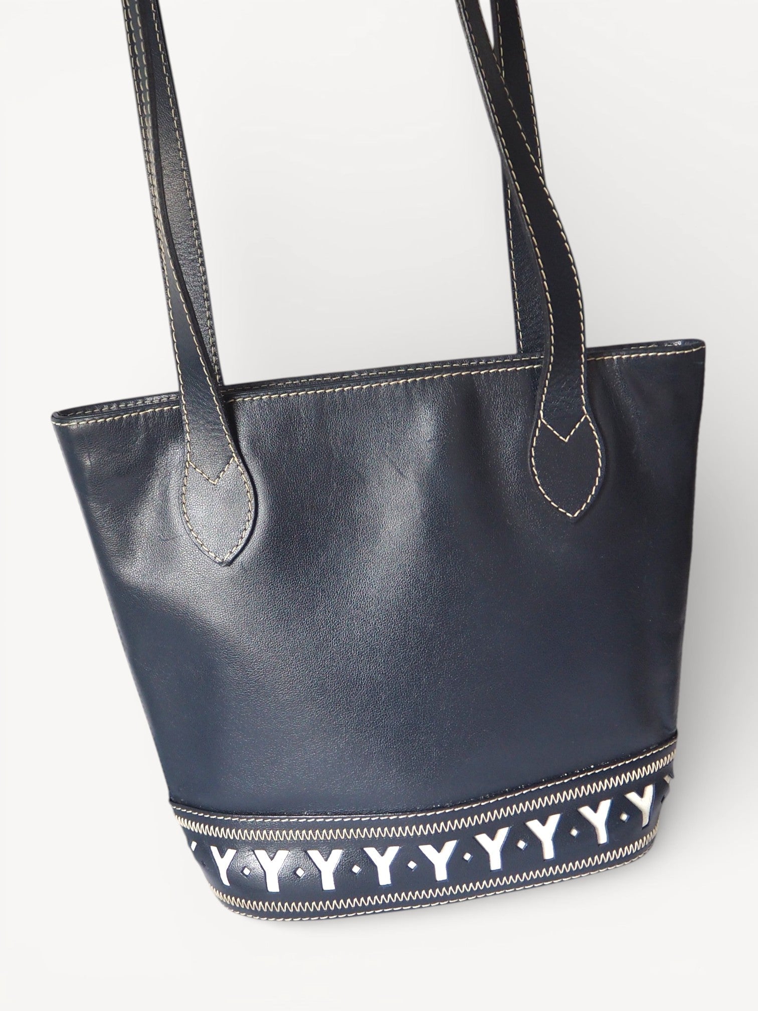 YVES SAINT LAURENT SHOULDER BAG
