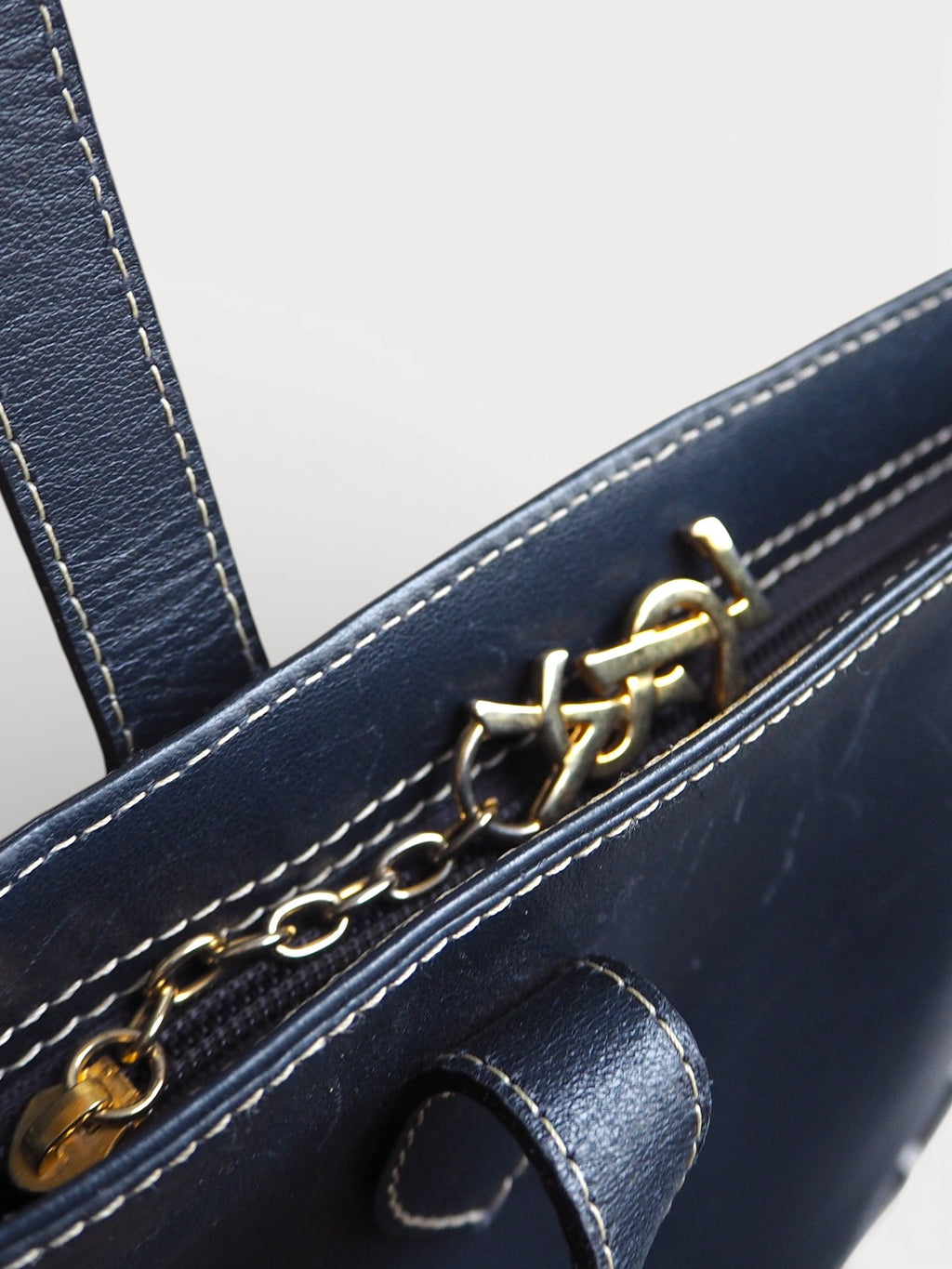 YVES SAINT LAURENT SHOULDER BAG